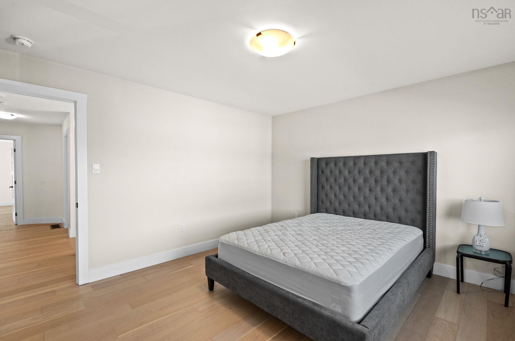 $969,900.00: 52 Innsbrook Way, Bedford