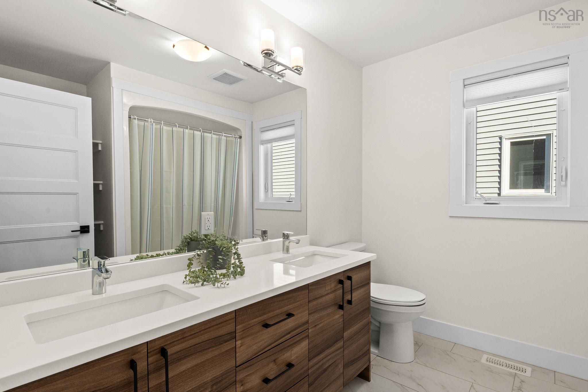 $969,900.00: 52 Innsbrook Way, Bedford