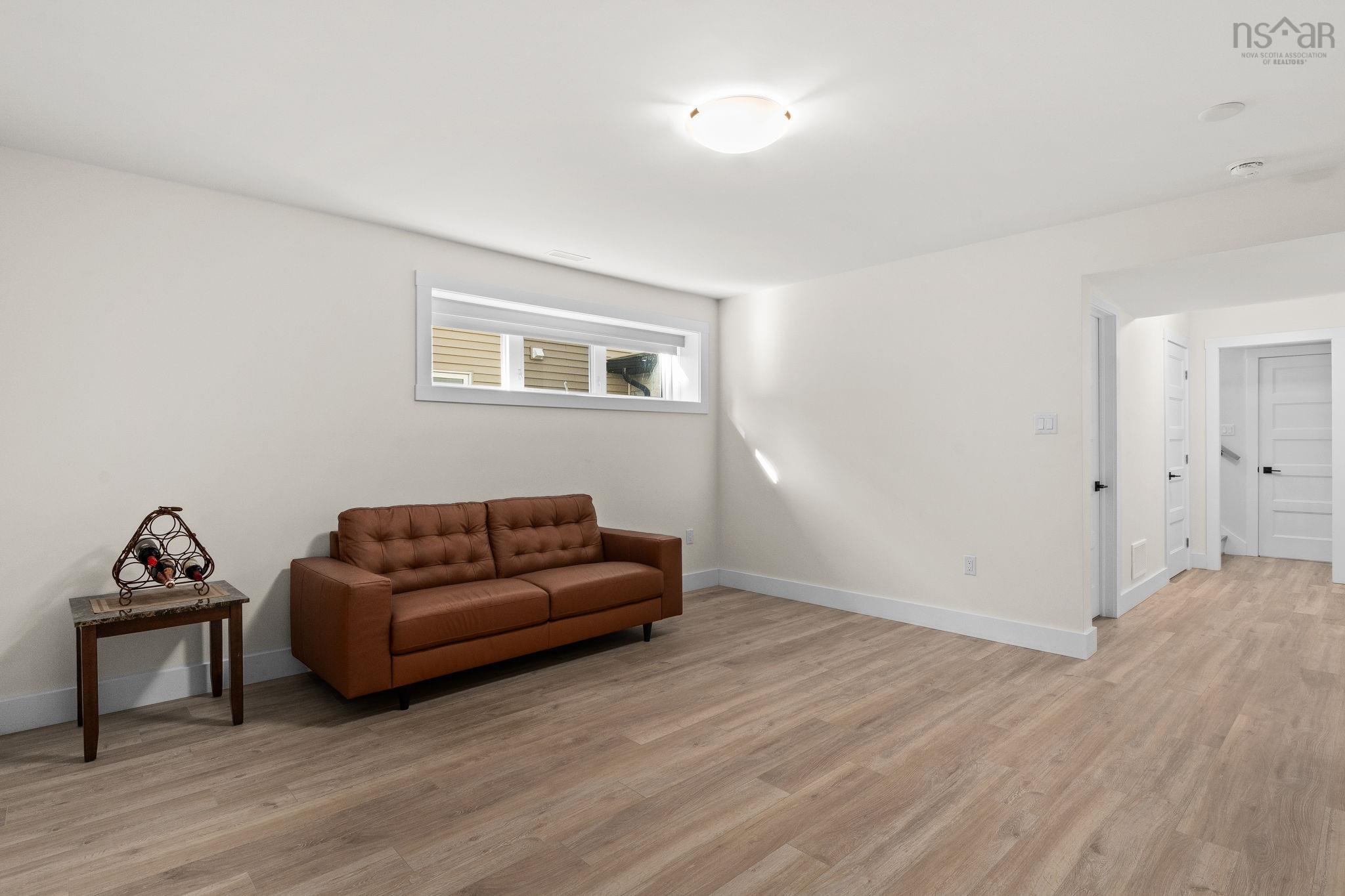 $969,900.00: 52 Innsbrook Way, Bedford