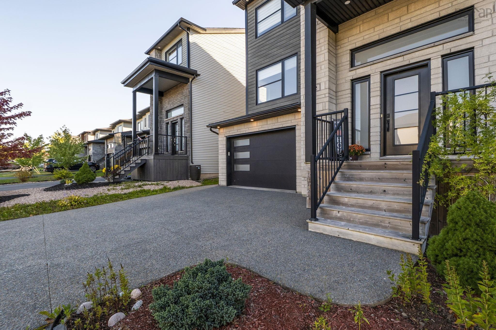 $969,900.00: 52 Innsbrook Way, Bedford