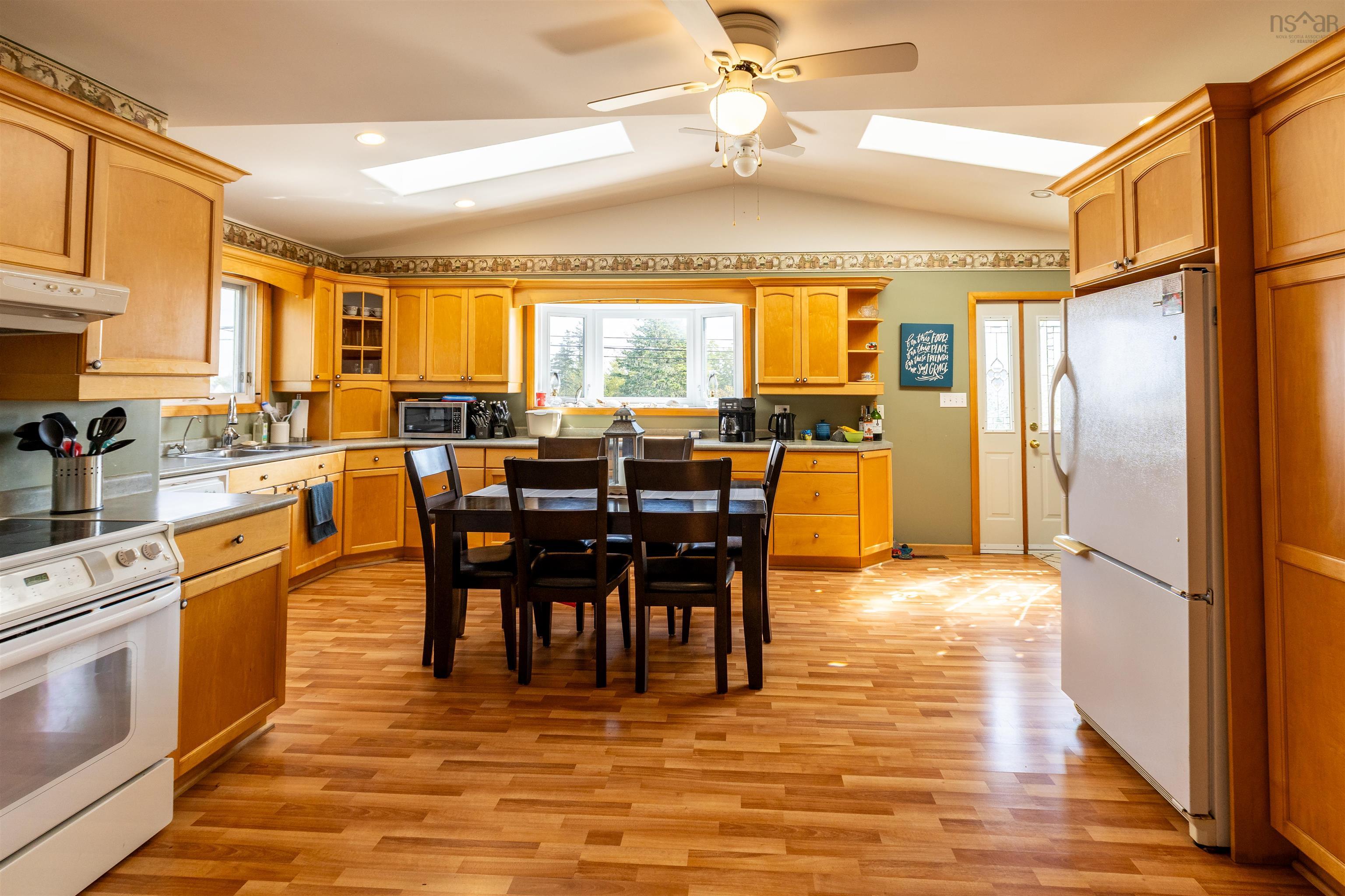 $239,900.00: 1192 Highway 335, Middle West Pubnico