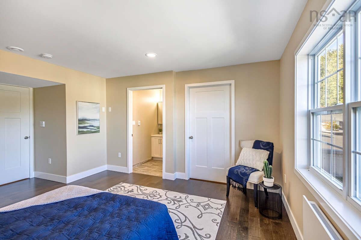 $423,900.00: 7 Lions Club Road, Fox Point