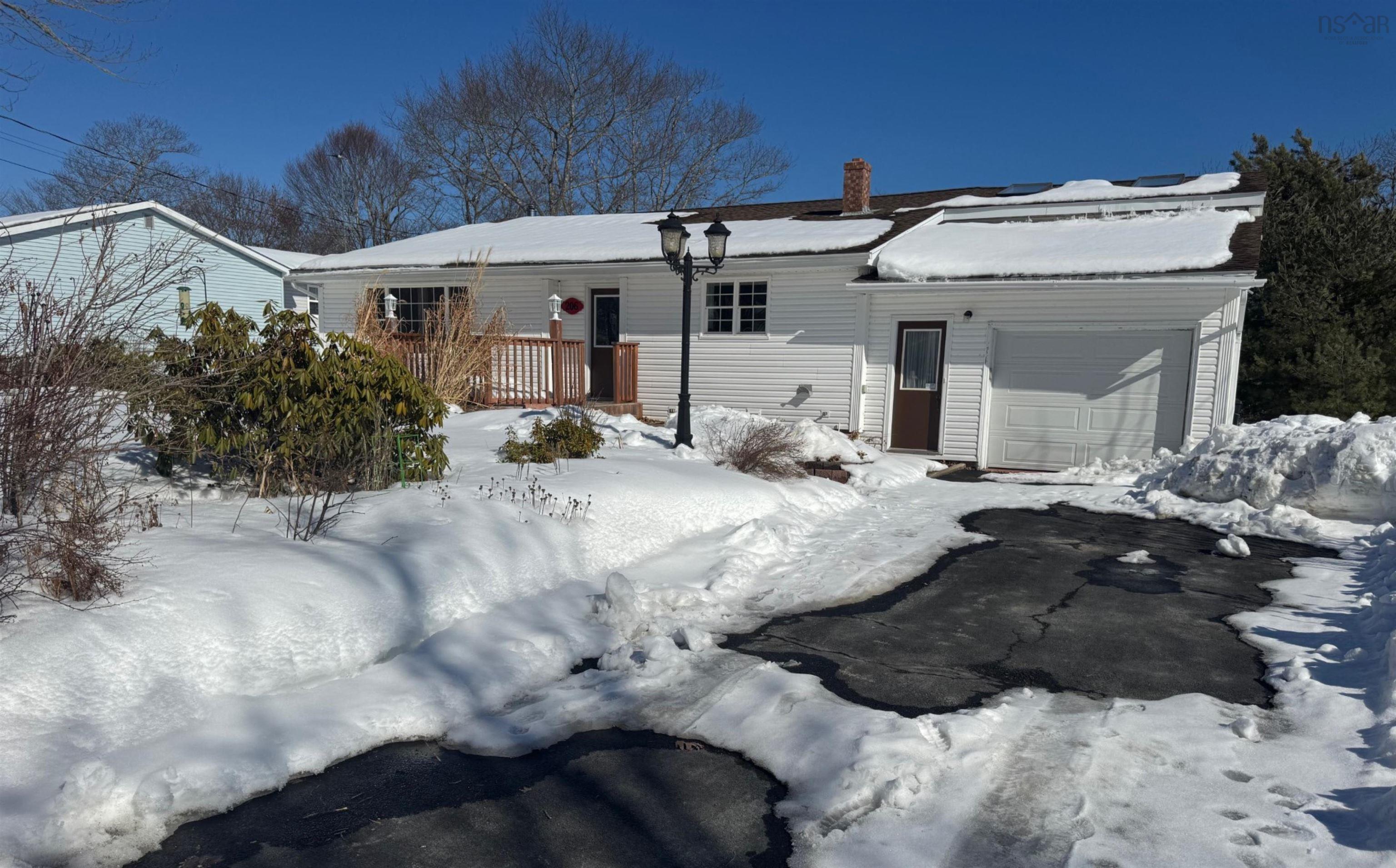 206 Lakeview Road, Lakeview, NS (MLS 202524902)