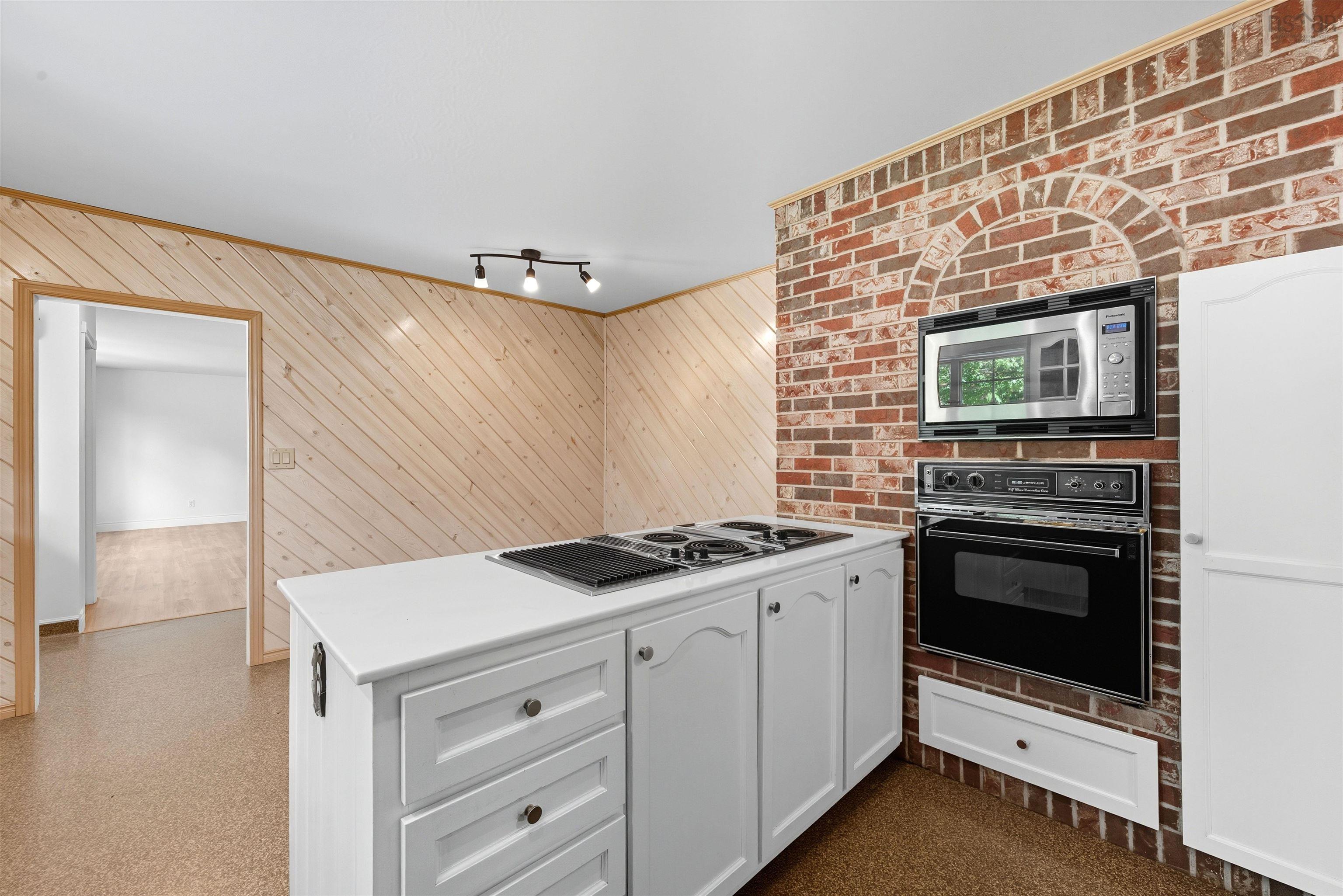 206 Lakeview Road, Lakeview, NS (MLS 202524902)