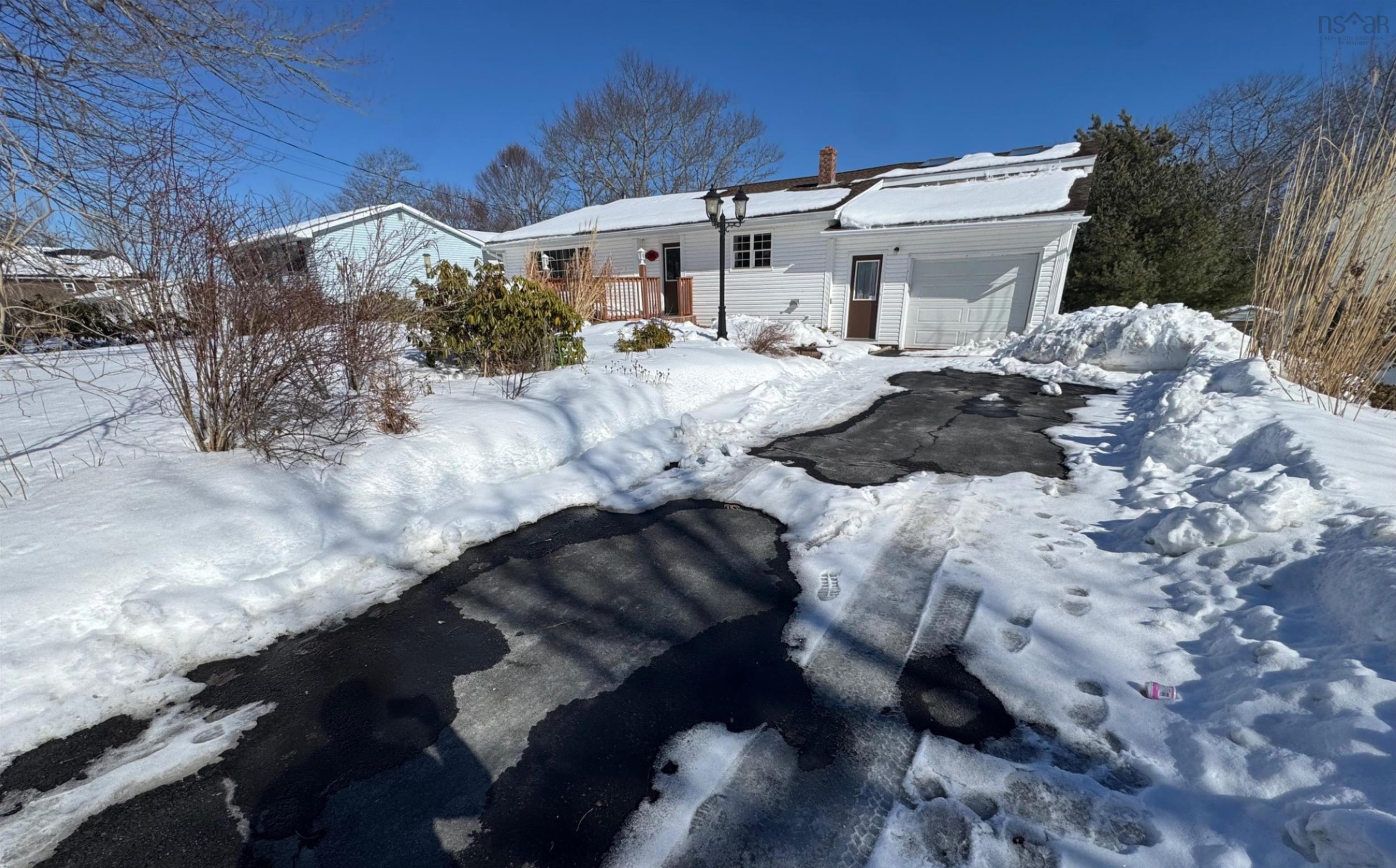 206 Lakeview Road, Lakeview, NS (MLS 202524902)