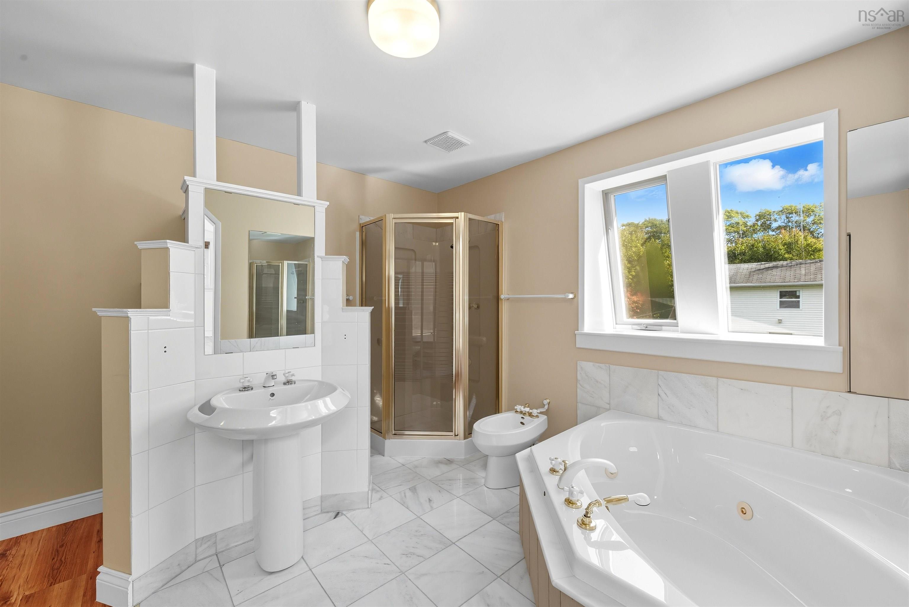 206 Lakeview Road, Lakeview, NS (MLS 202524902)