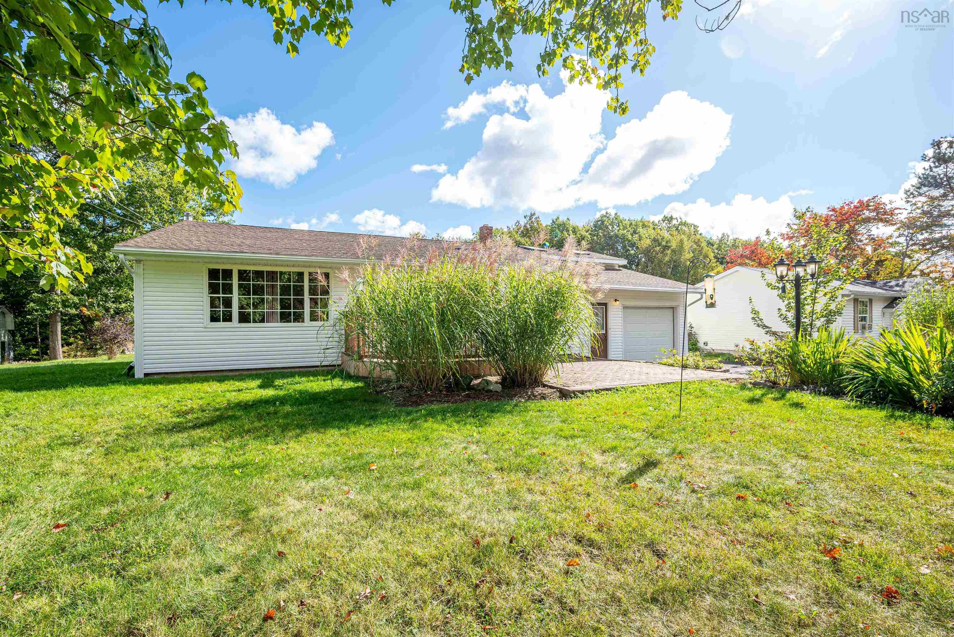 206 Lakeview Road, Lakeview, NS (MLS 202524902)