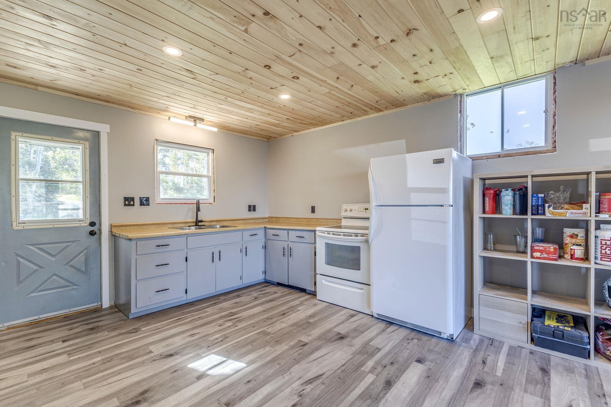 $439,990.00: 6157 Little Harbour Road, Kings Head