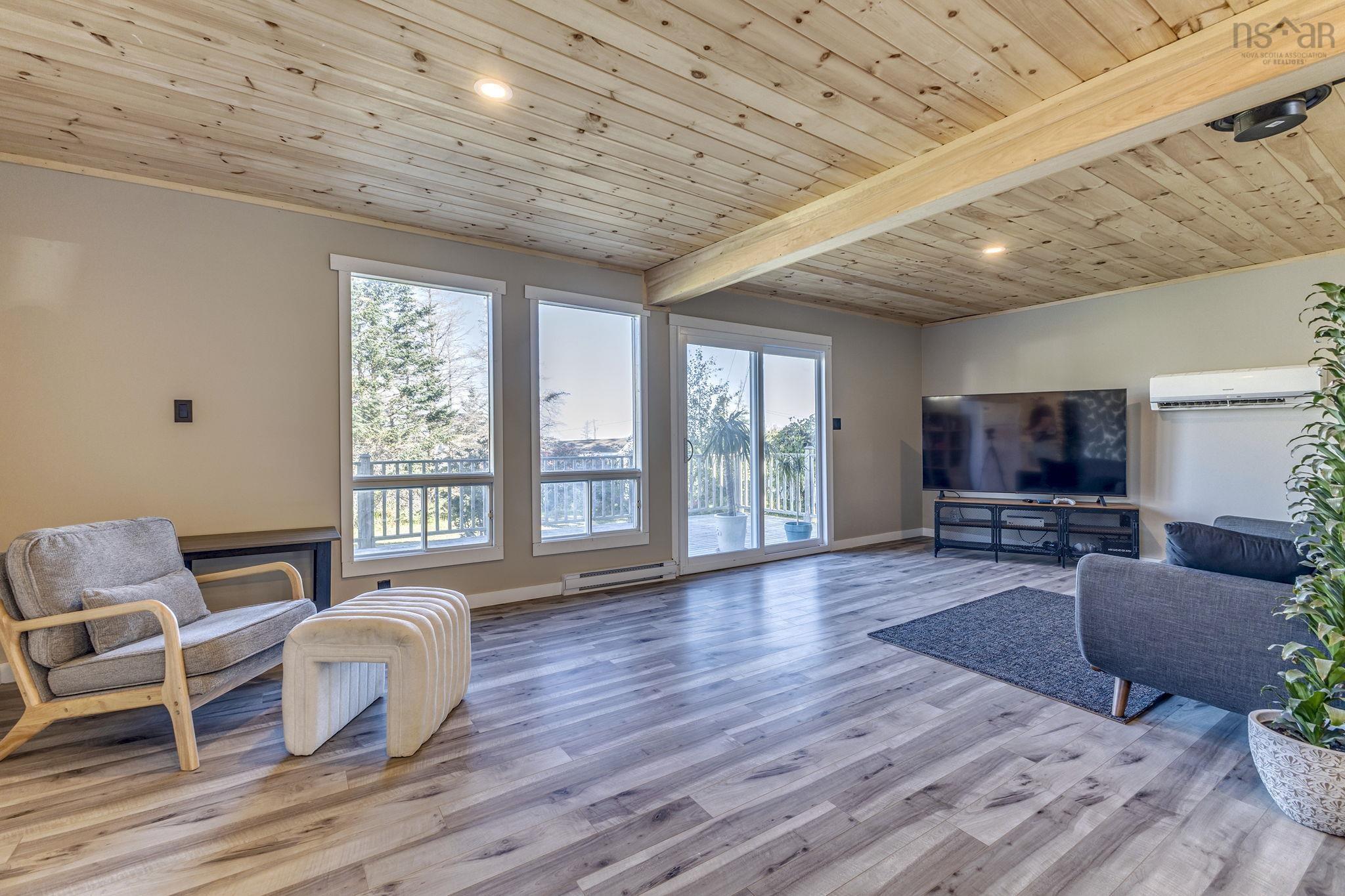 $439,990.00: 6157 Little Harbour Road, Kings Head