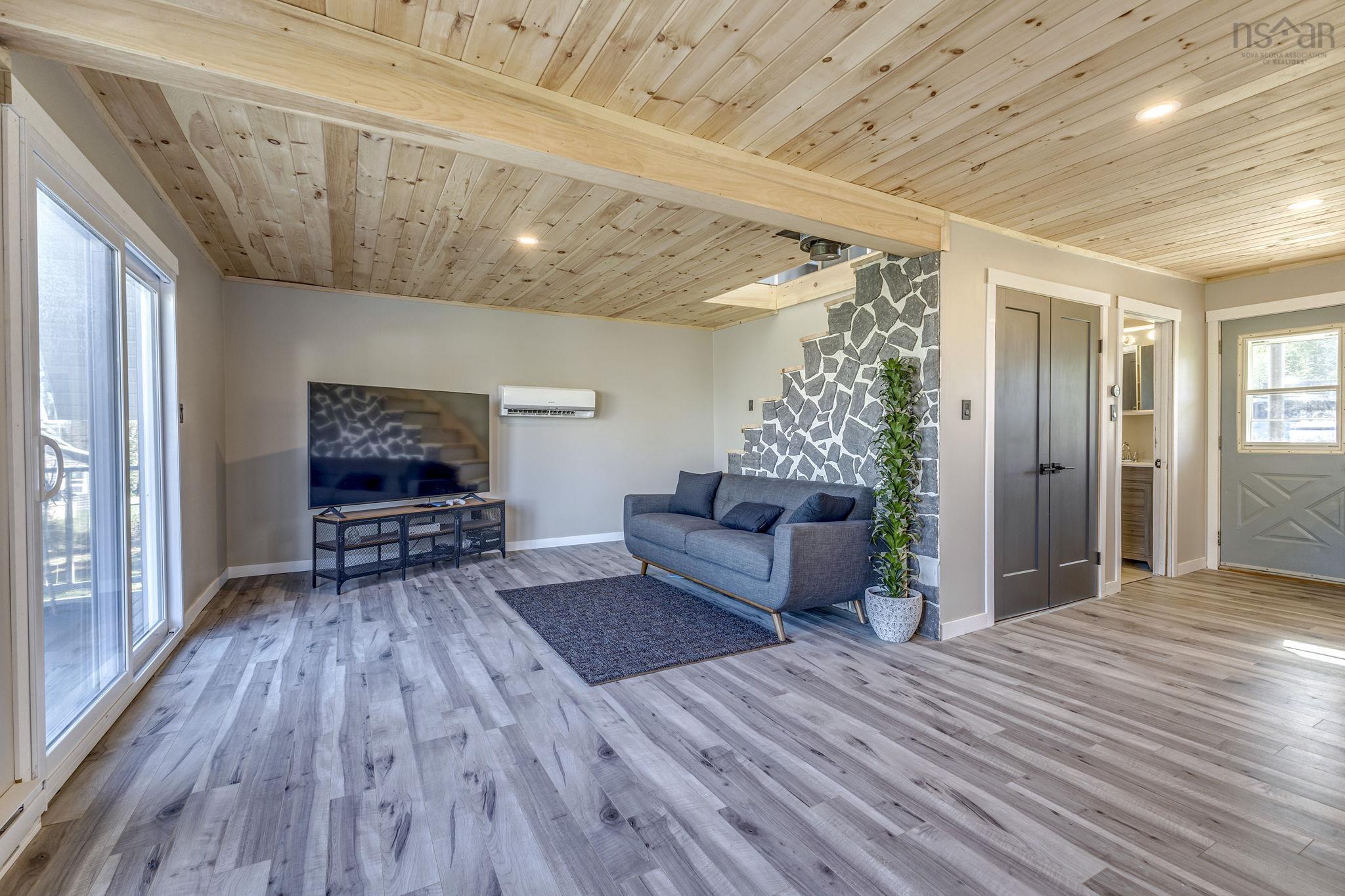 $439,990.00: 6157 Little Harbour Road, Kings Head