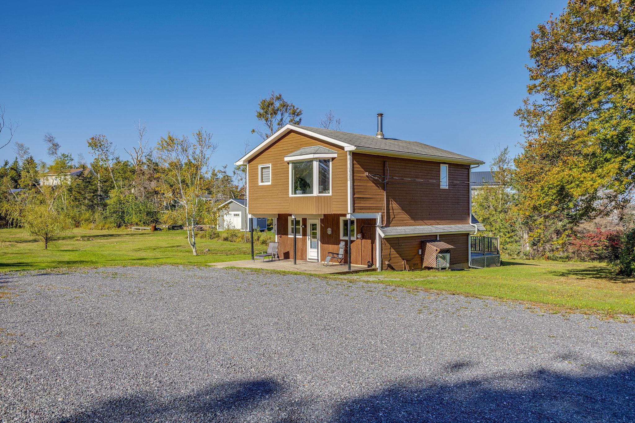 $439,990.00: 6157 Little Harbour Road, Kings Head