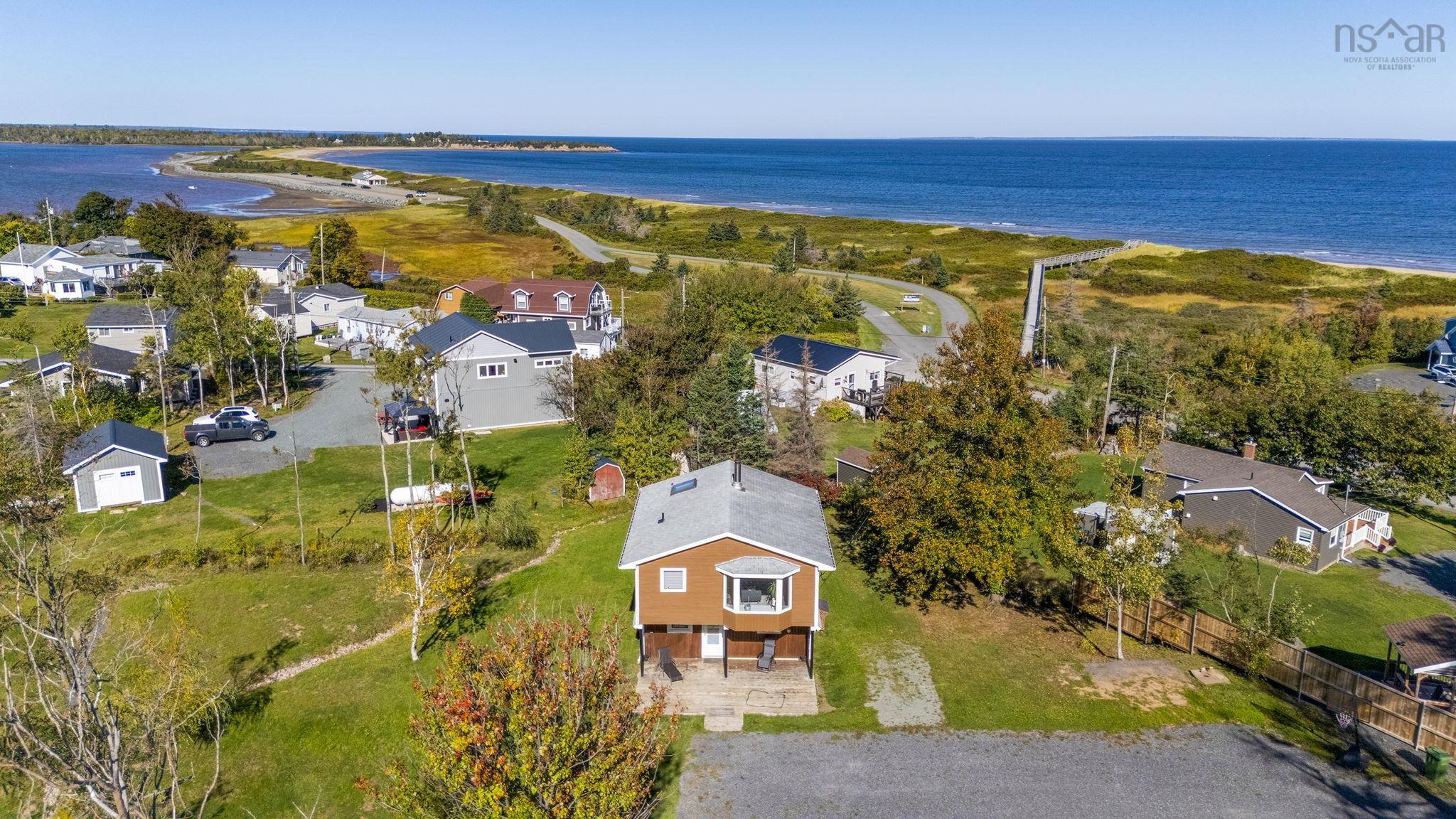$439,990.00: 6157 Little Harbour Road, Kings Head