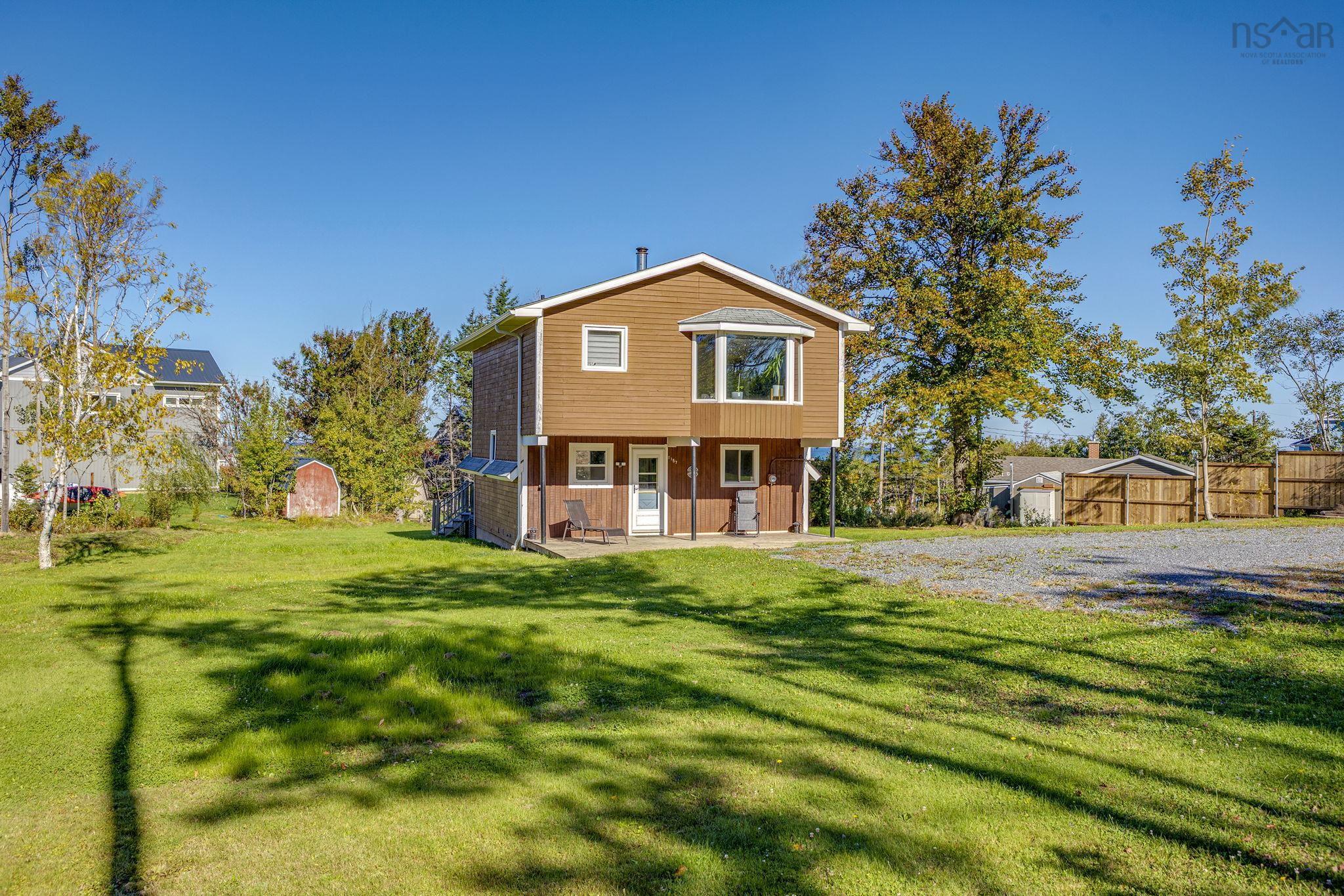 $439,990.00: 6157 Little Harbour Road, Kings Head