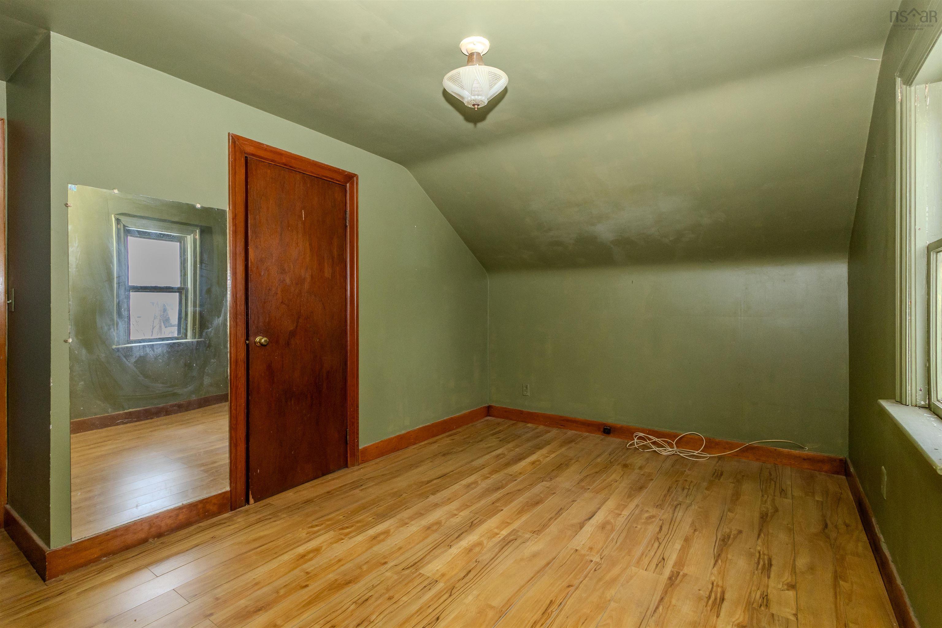 $275,000.00: 307 Cabot Street, Sydney