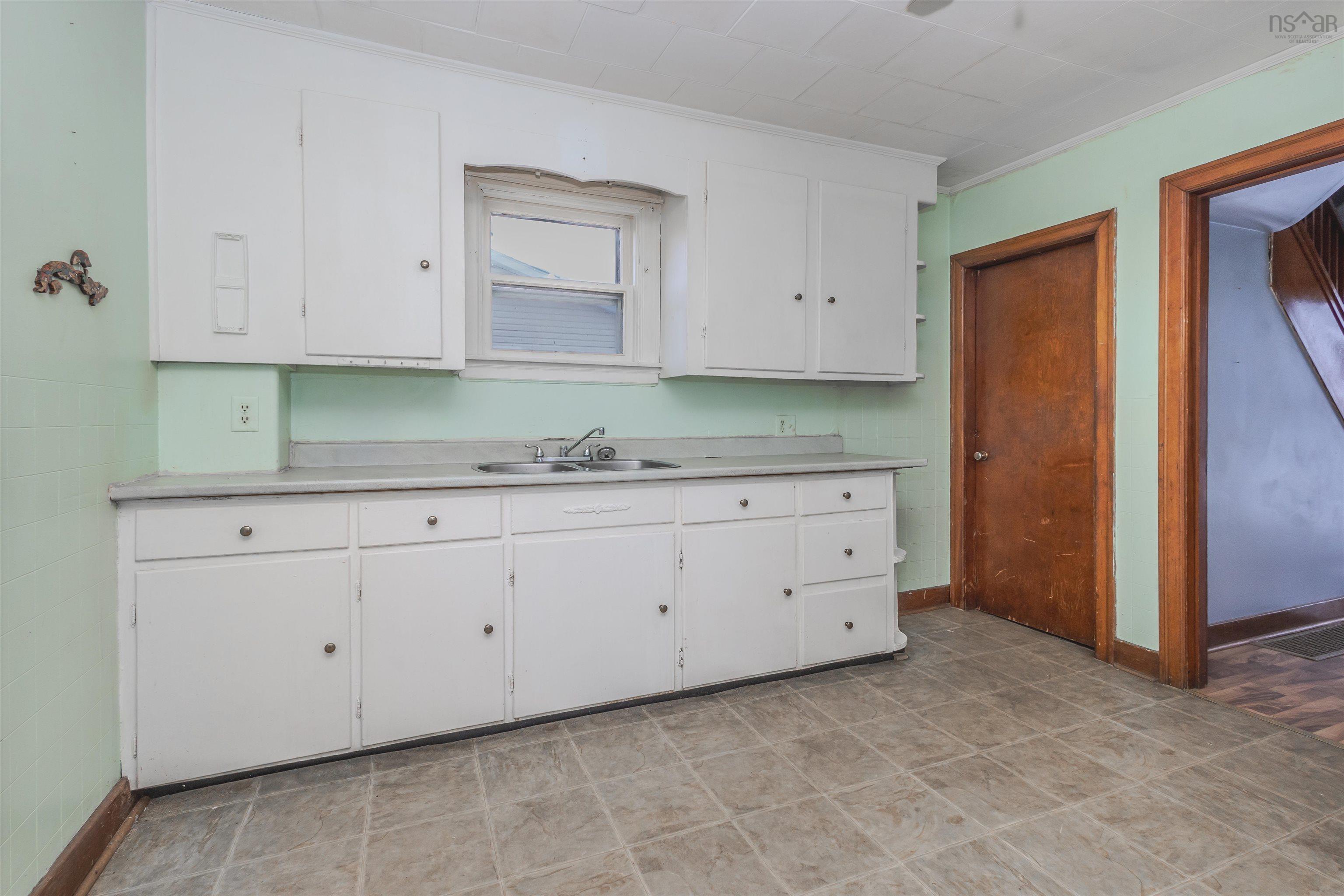 $275,000.00: 307 Cabot Street, Sydney