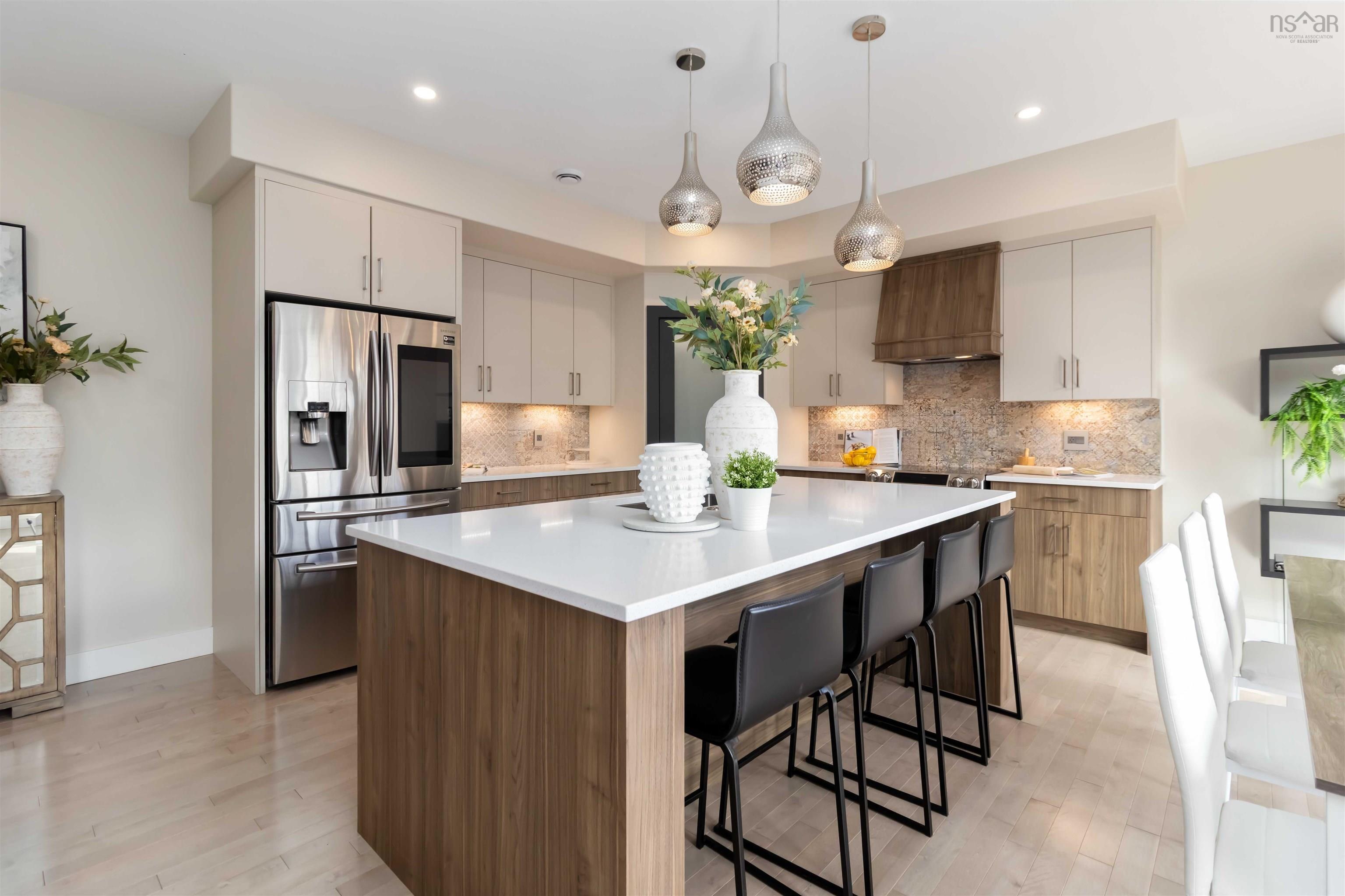 $1,239,000.00: 128 Innsbrook Way, Bedford