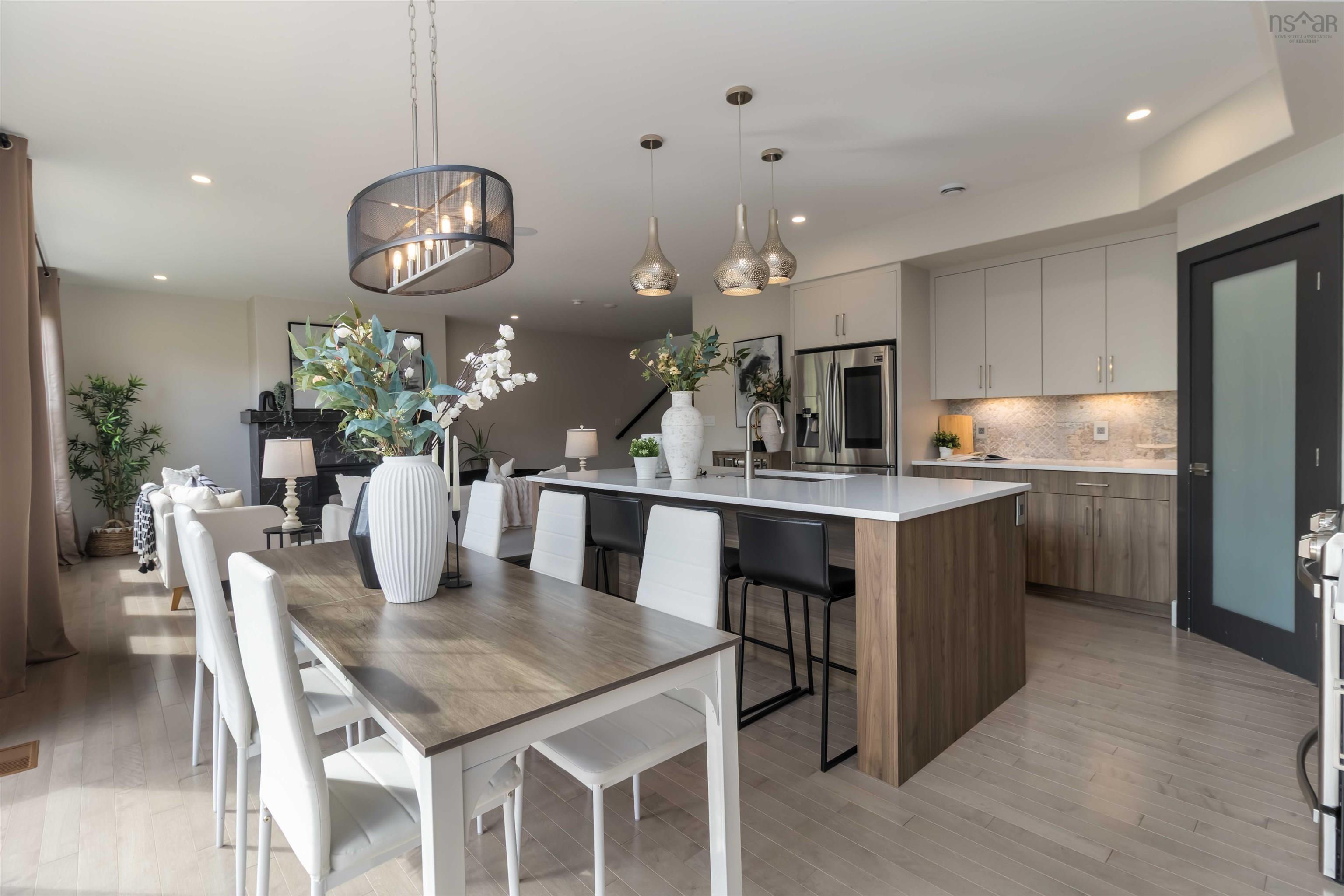 $1,239,000.00: 128 Innsbrook Way, Bedford