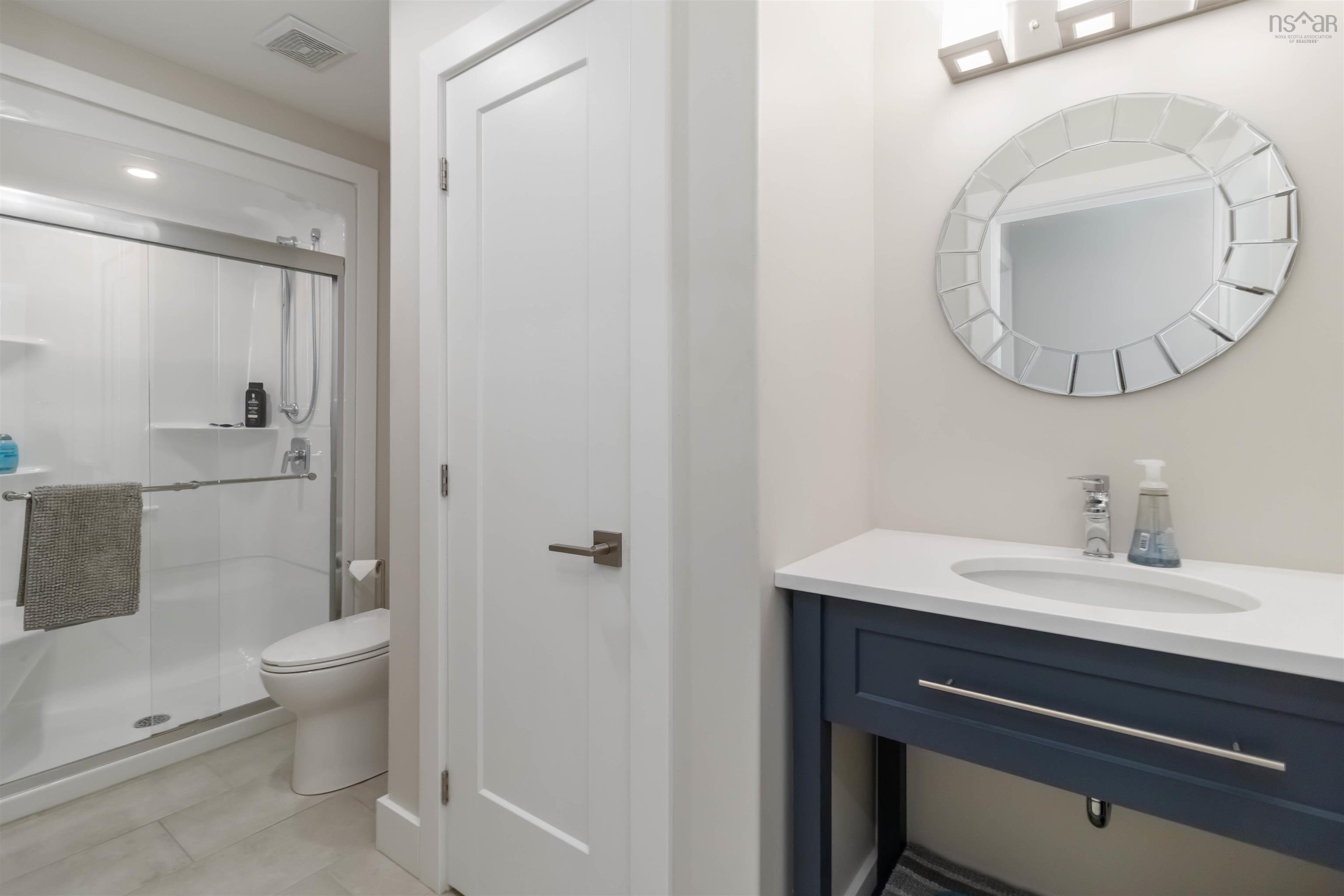 $1,239,000.00: 128 Innsbrook Way, Bedford