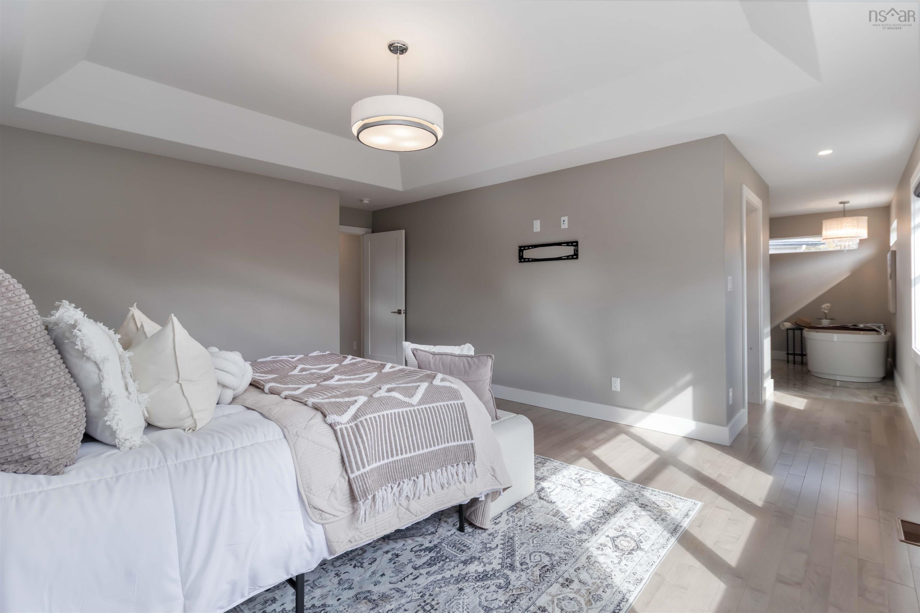 $1,239,000.00: 128 Innsbrook Way, Bedford