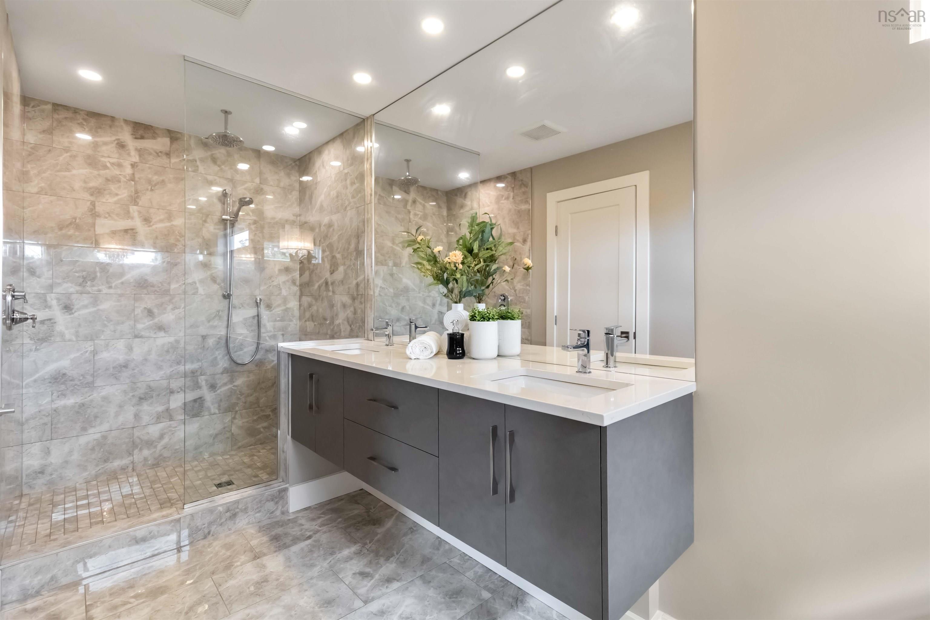 $1,239,000.00: 128 Innsbrook Way, Bedford