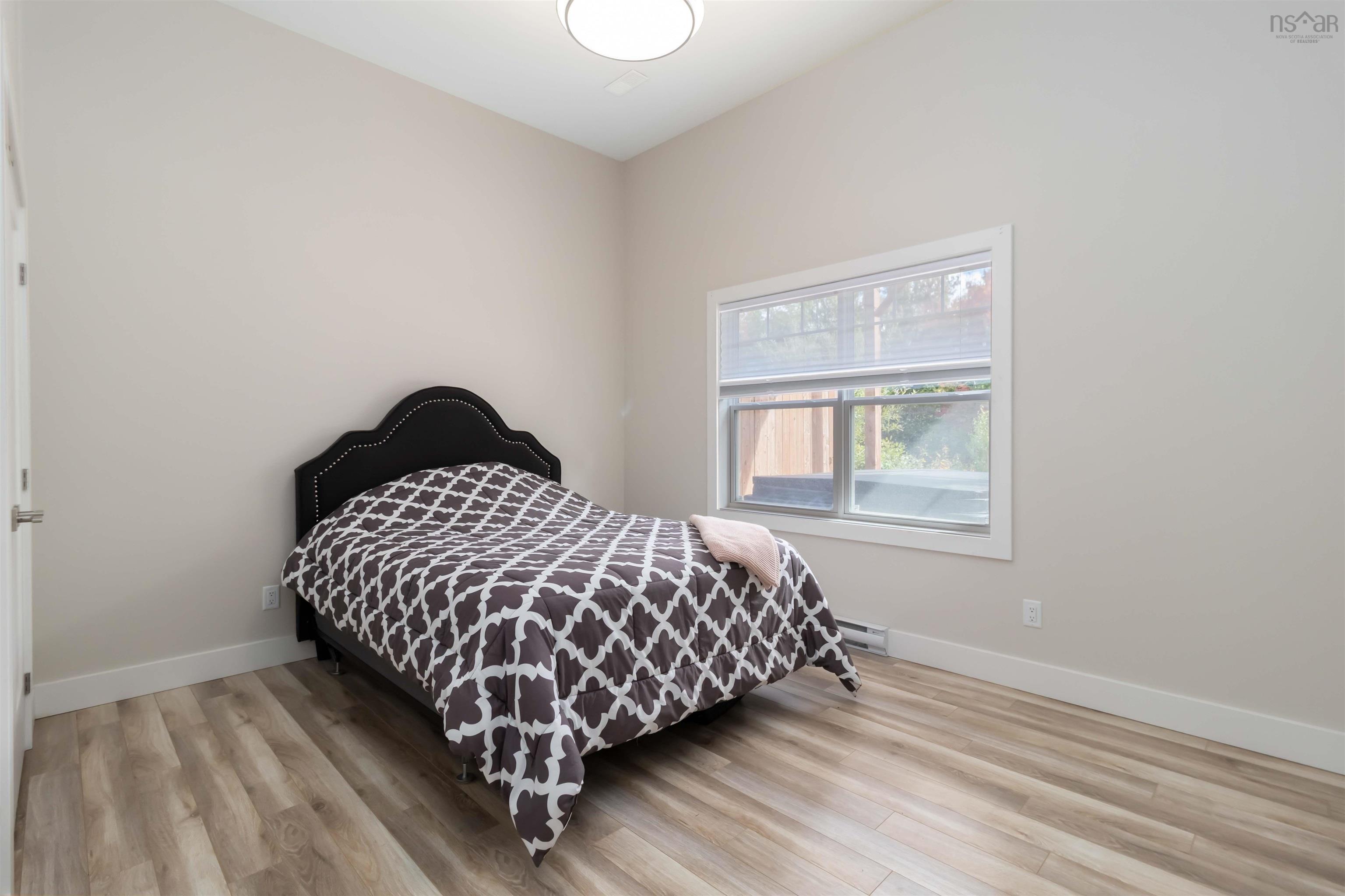 $1,239,000.00: 128 Innsbrook Way, Bedford