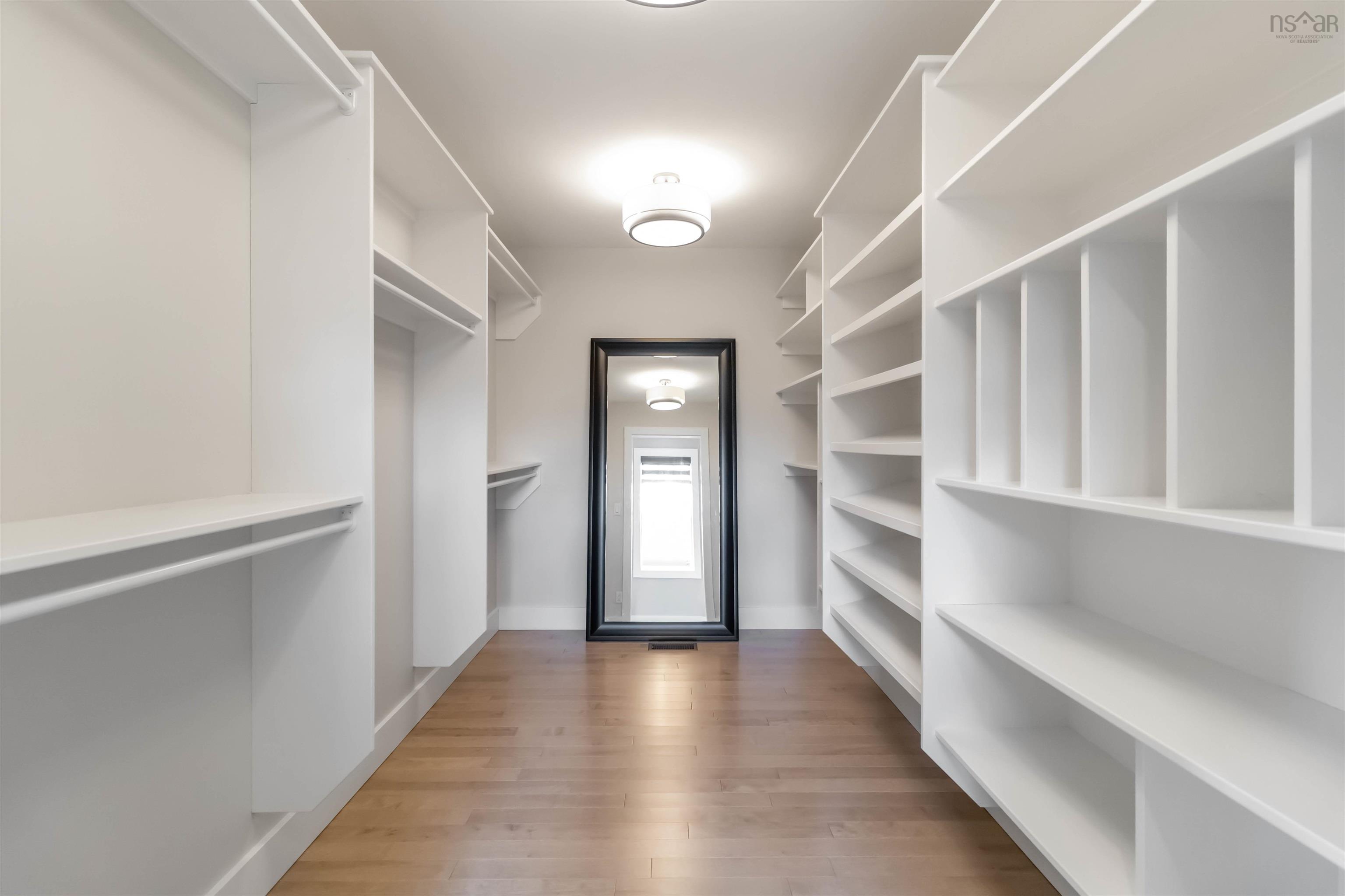 $1,239,000.00: 128 Innsbrook Way, Bedford