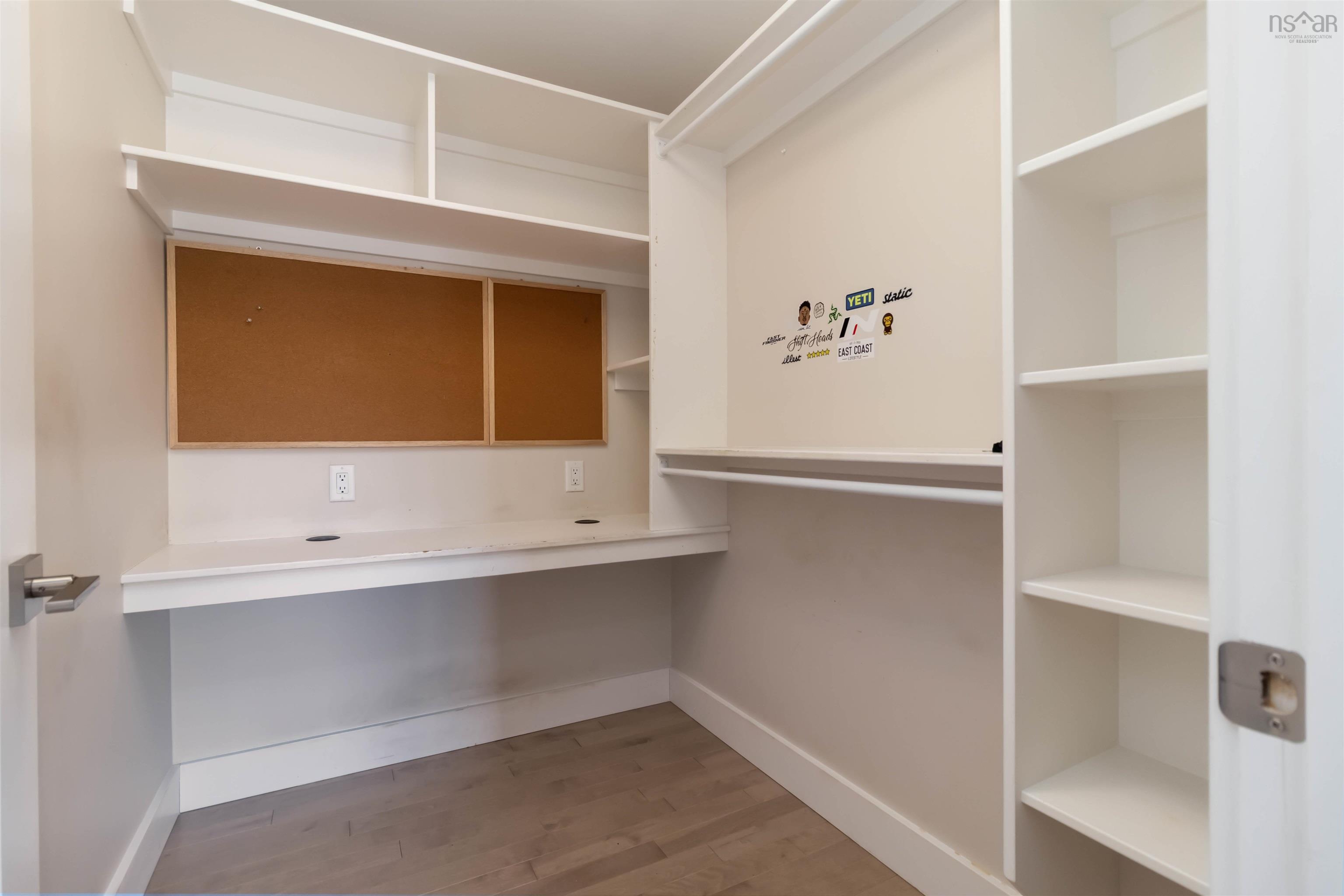 $1,239,000.00: 128 Innsbrook Way, Bedford