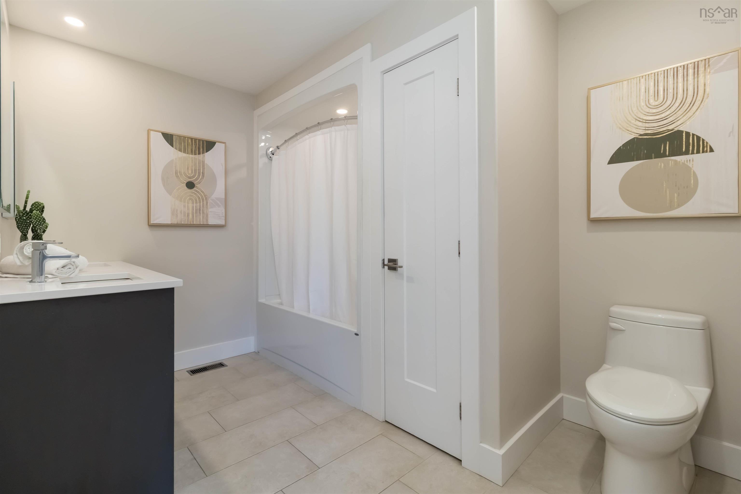 $1,239,000.00: 128 Innsbrook Way, Bedford