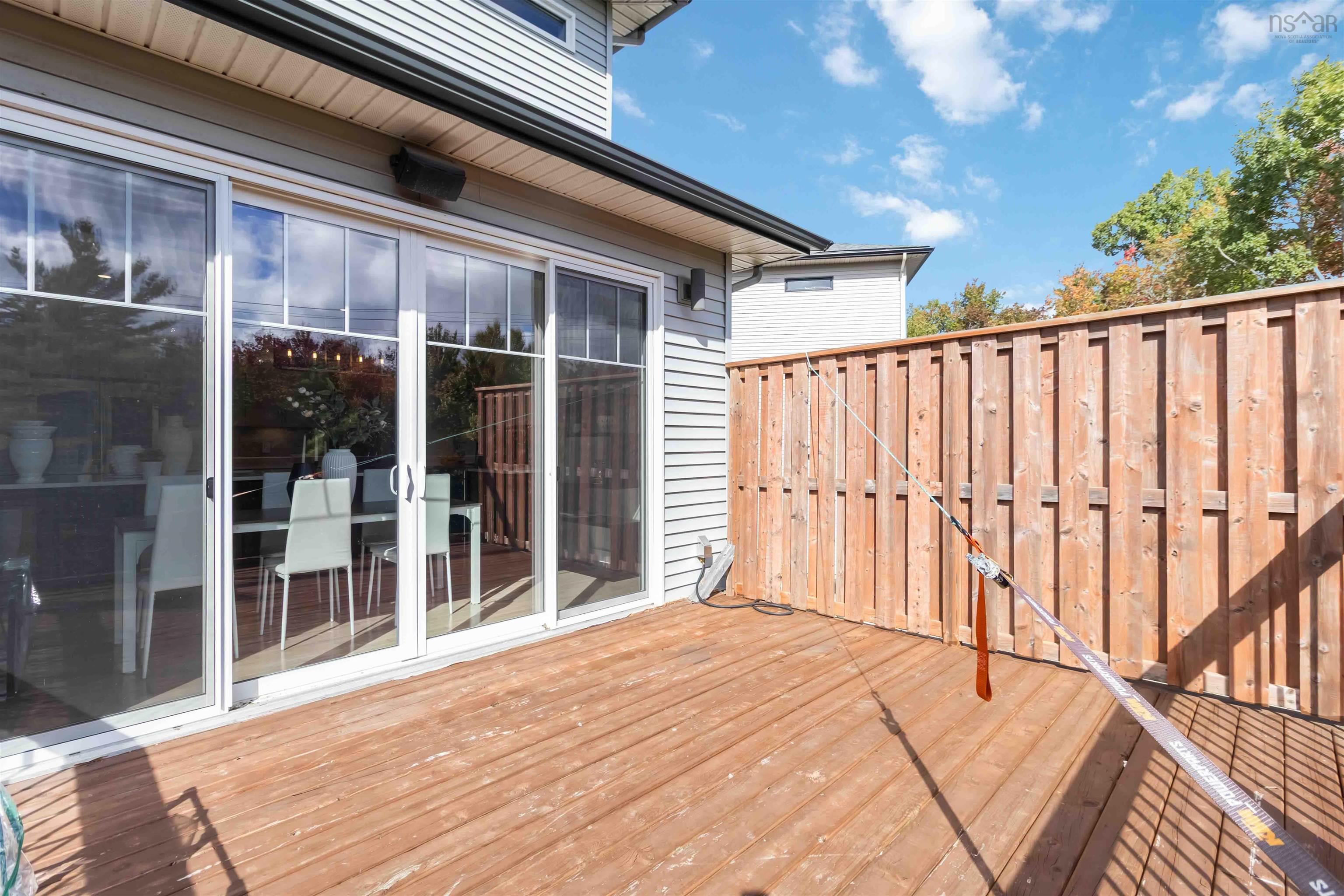 $1,239,000.00: 128 Innsbrook Way, Bedford