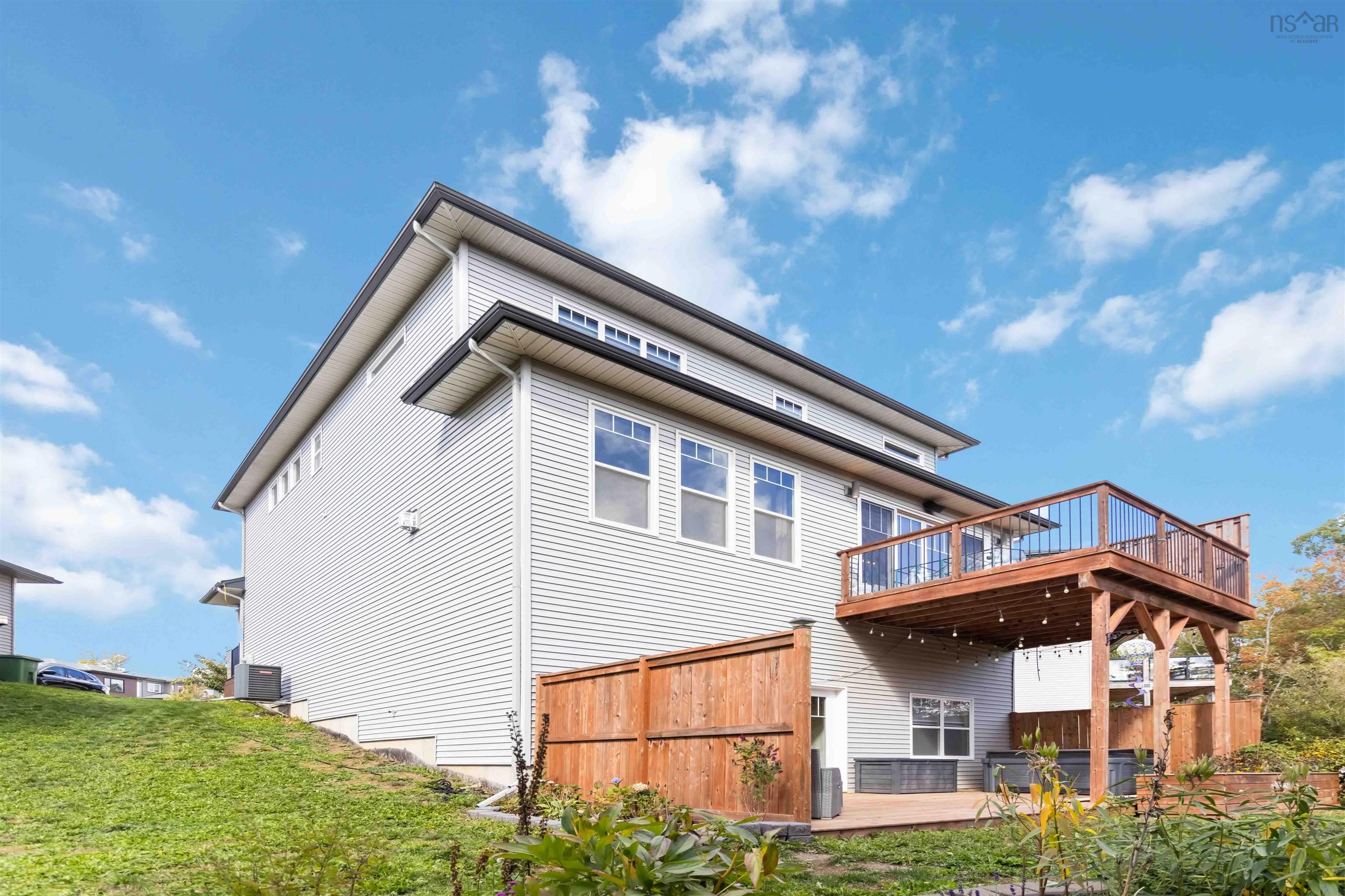 $1,239,000.00: 128 Innsbrook Way, Bedford