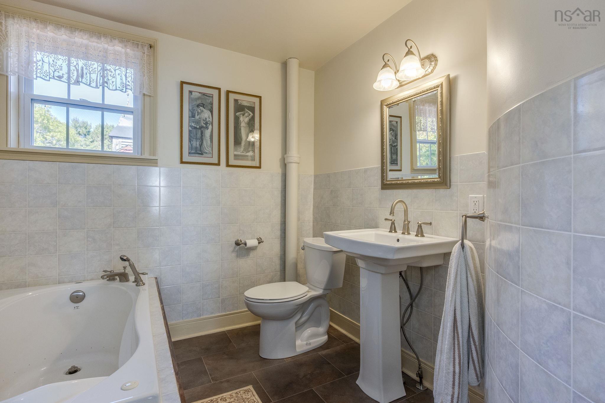 $635,000.00: 5315 Granville Road, Granville Ferry