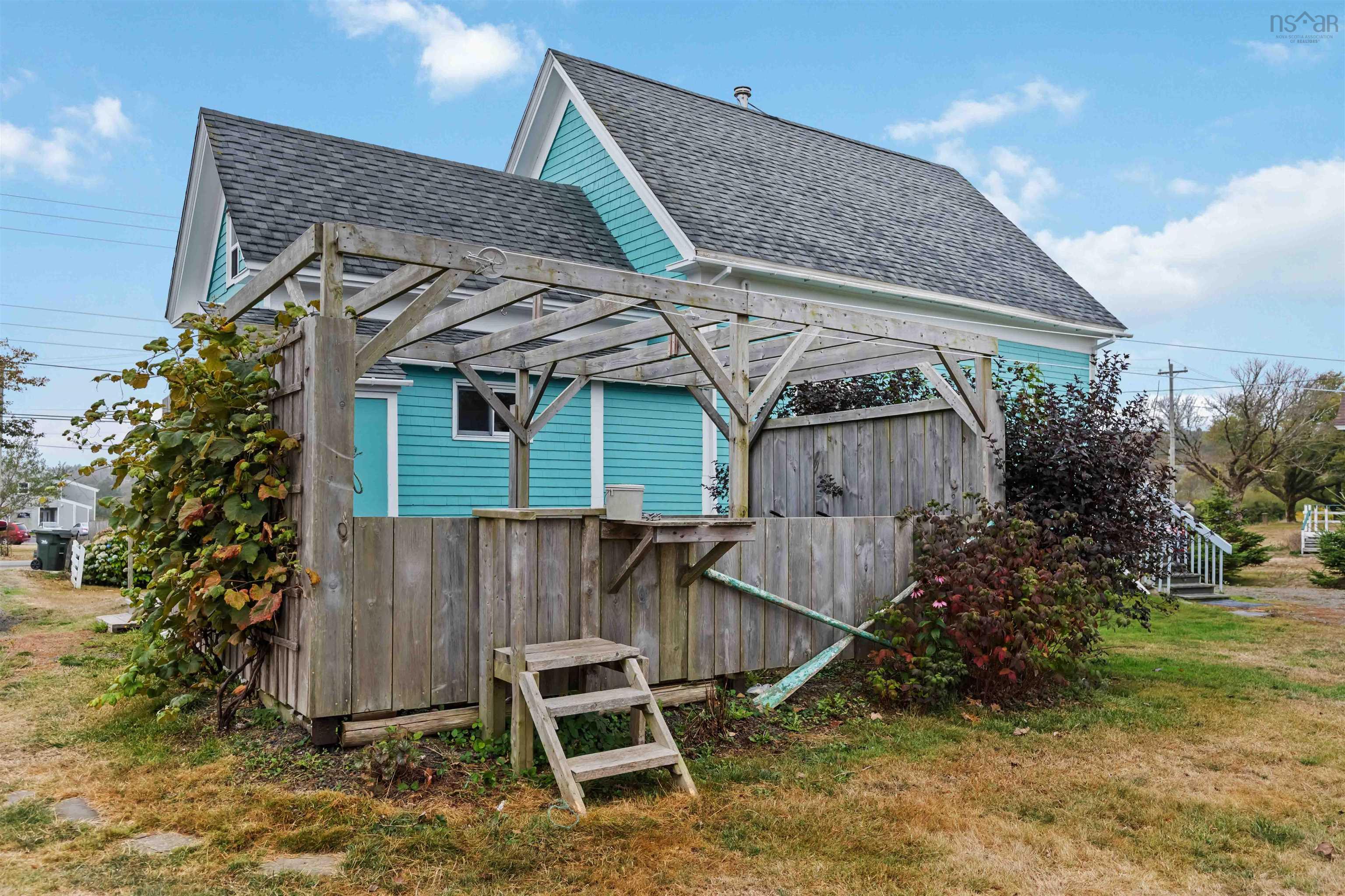 $275,000.00: 31 Overcove Road, Freeport