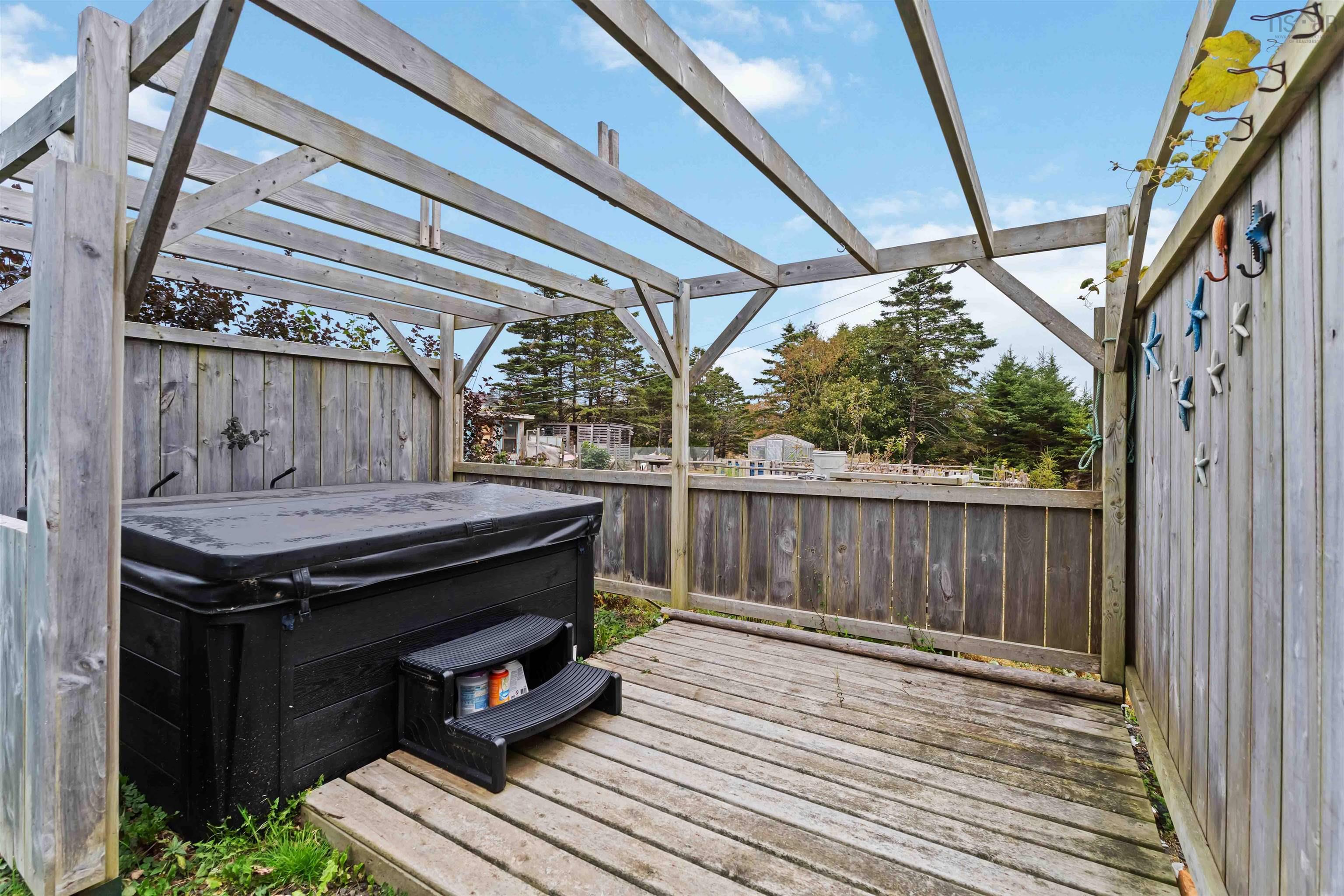 $275,000.00: 31 Overcove Road, Freeport