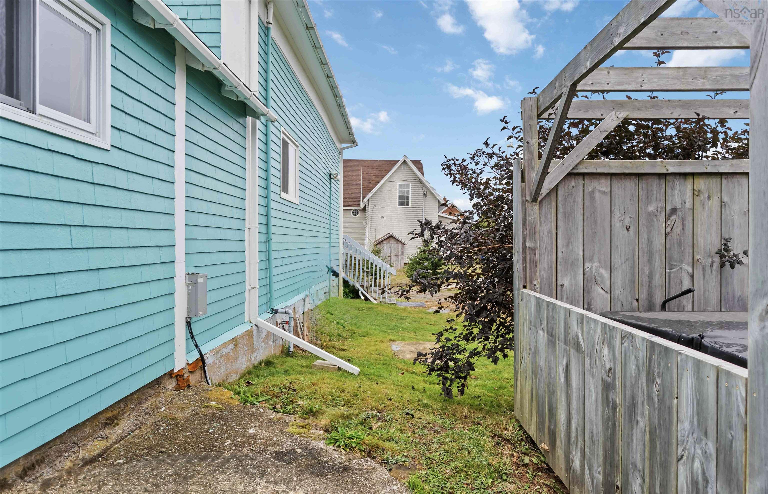 $275,000.00: 31 Overcove Road, Freeport