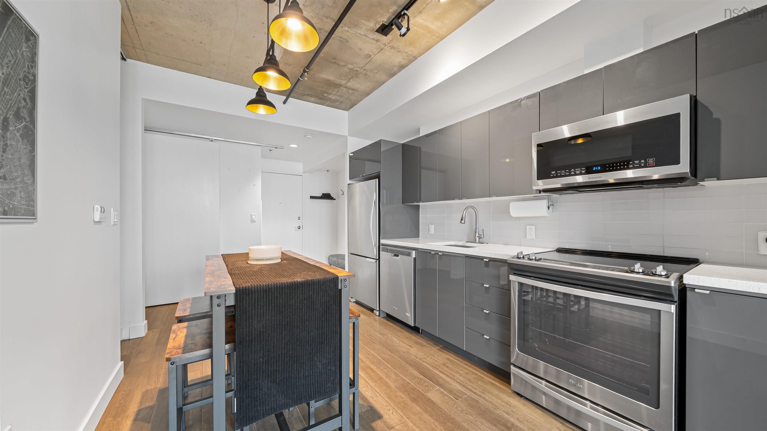 $474,900.00: 515 1065 Barrington Street, Halifax