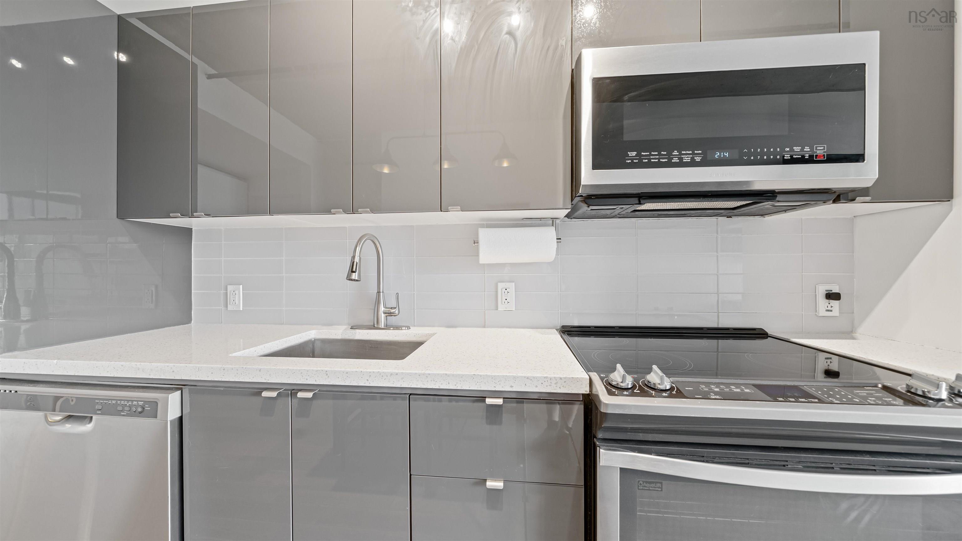 $474,900.00: 515 1065 Barrington Street, Halifax