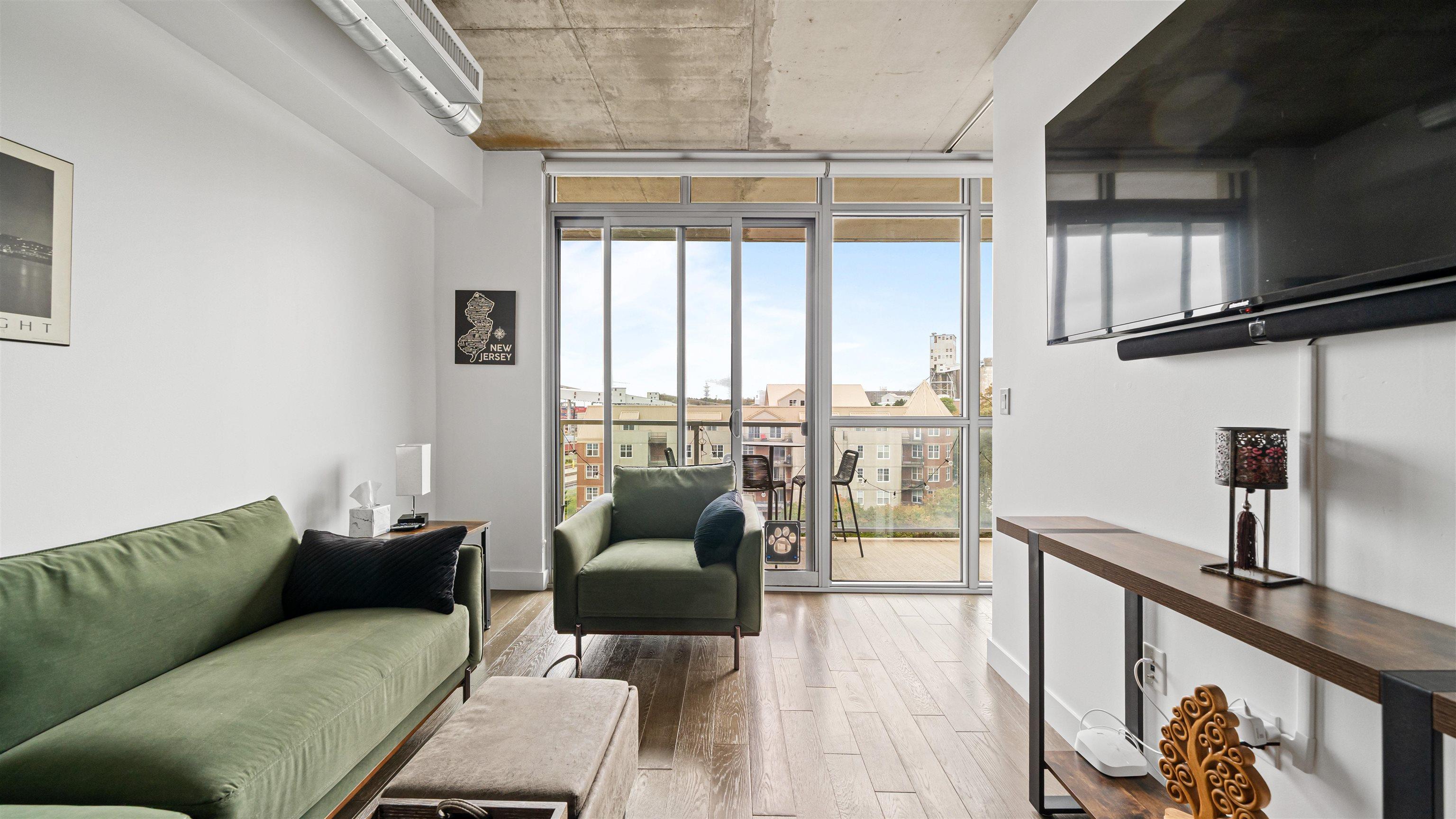 $474,900.00: 515 1065 Barrington Street, Halifax