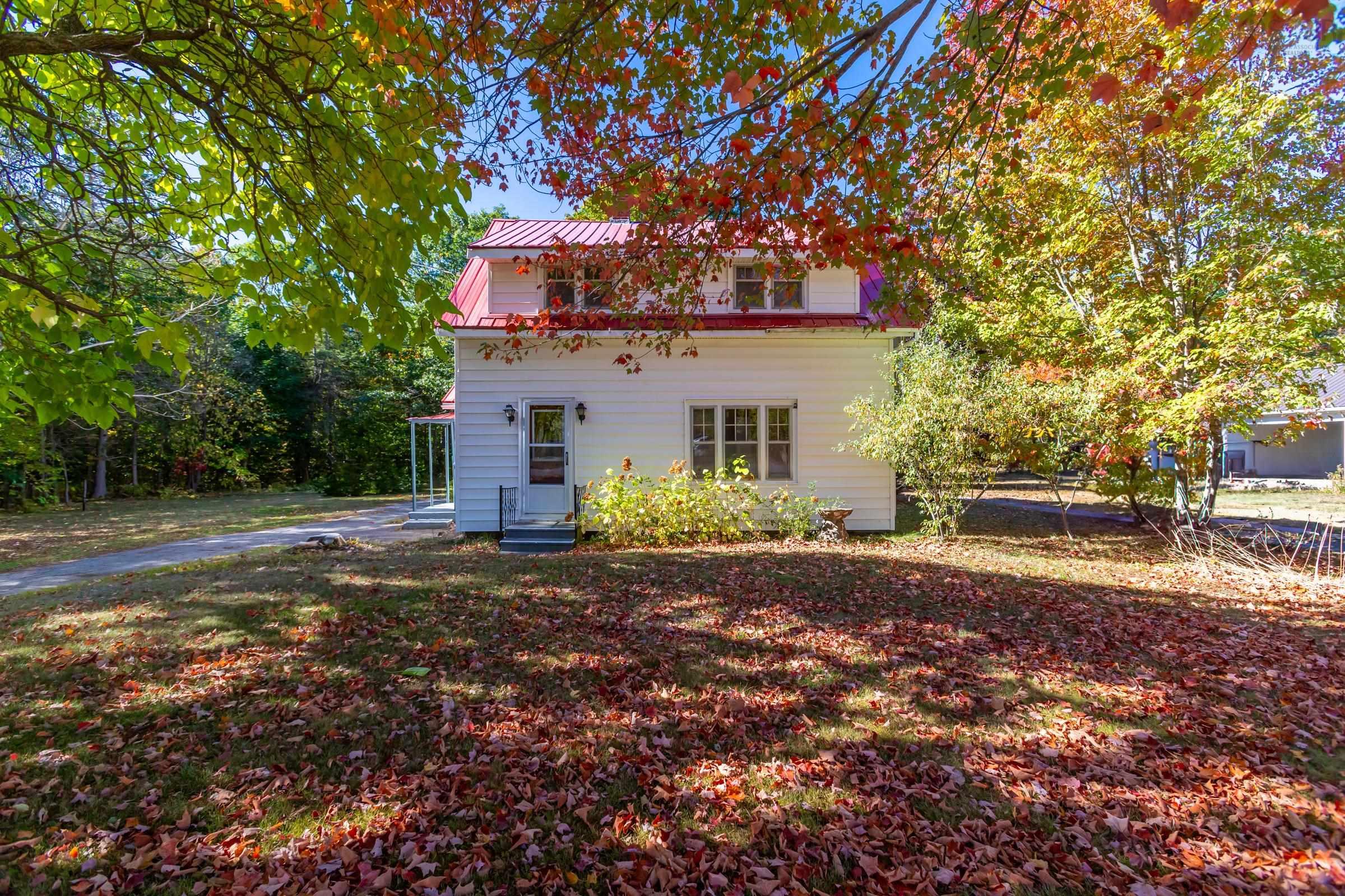 $325,000.00: 9495 Highway 10, Nictaux