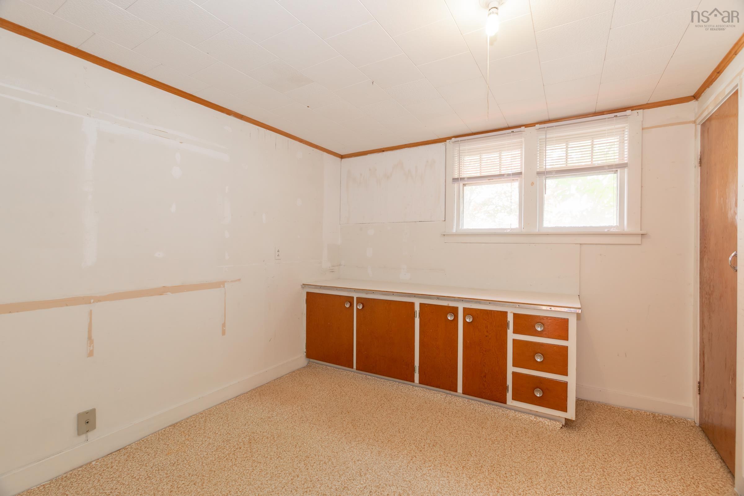 $325,000.00: 9495 Highway 10, Nictaux