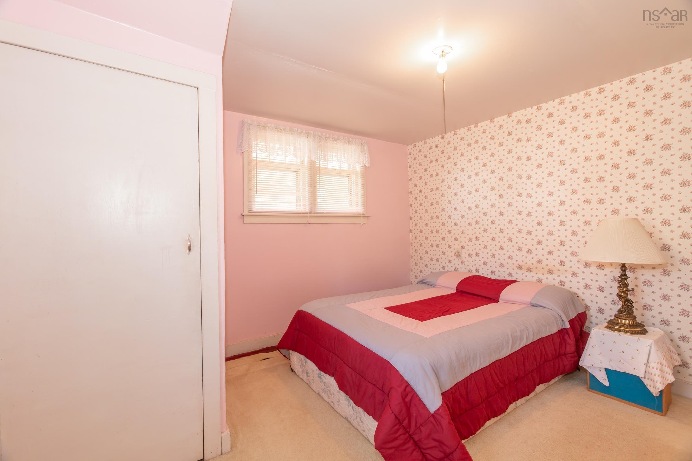 $325,000.00: 9495 Highway 10, Nictaux