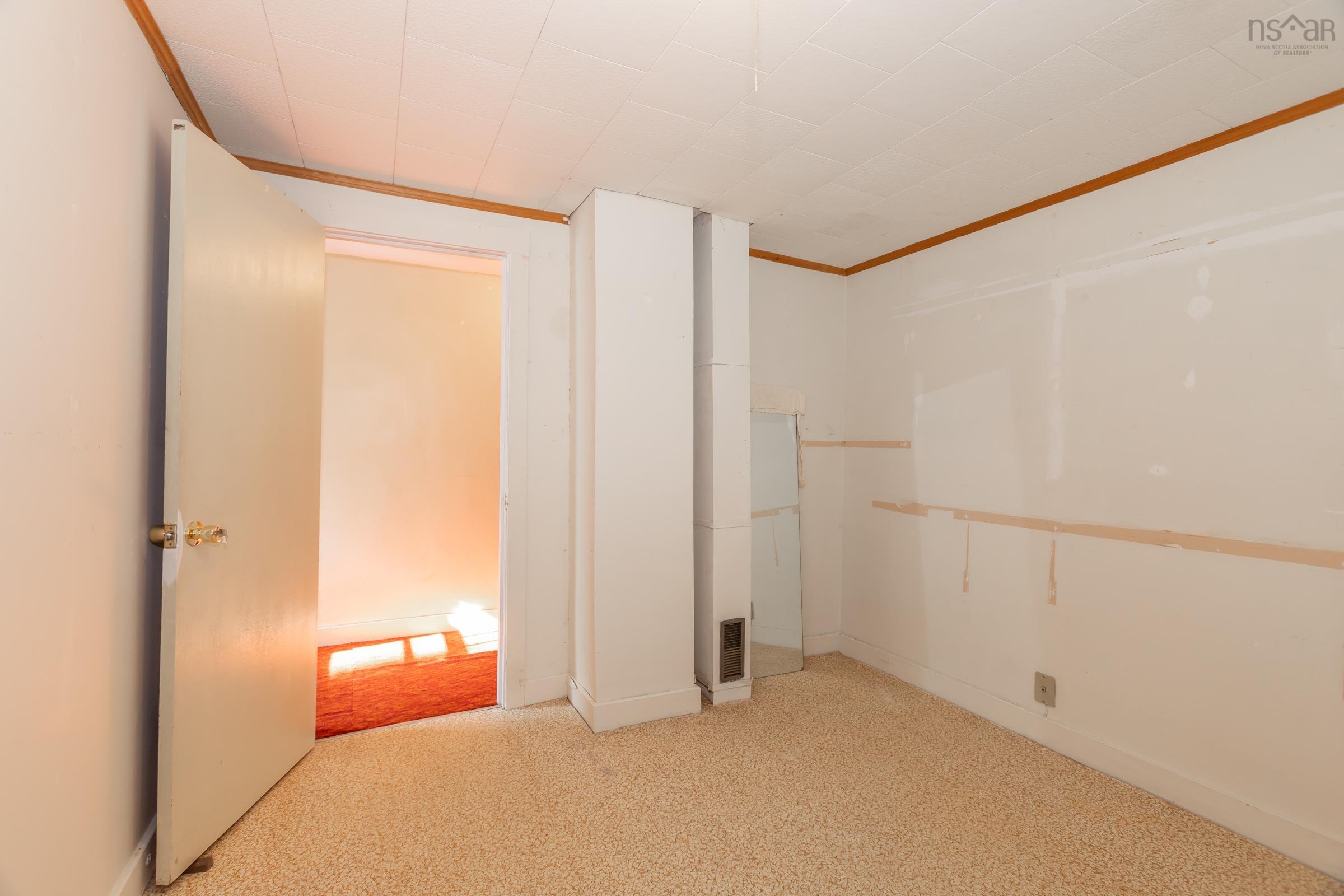 $325,000.00: 9495 Highway 10, Nictaux