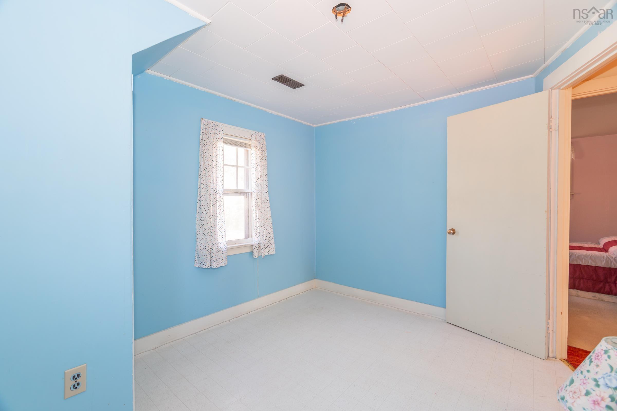 $325,000.00: 9495 Highway 10, Nictaux