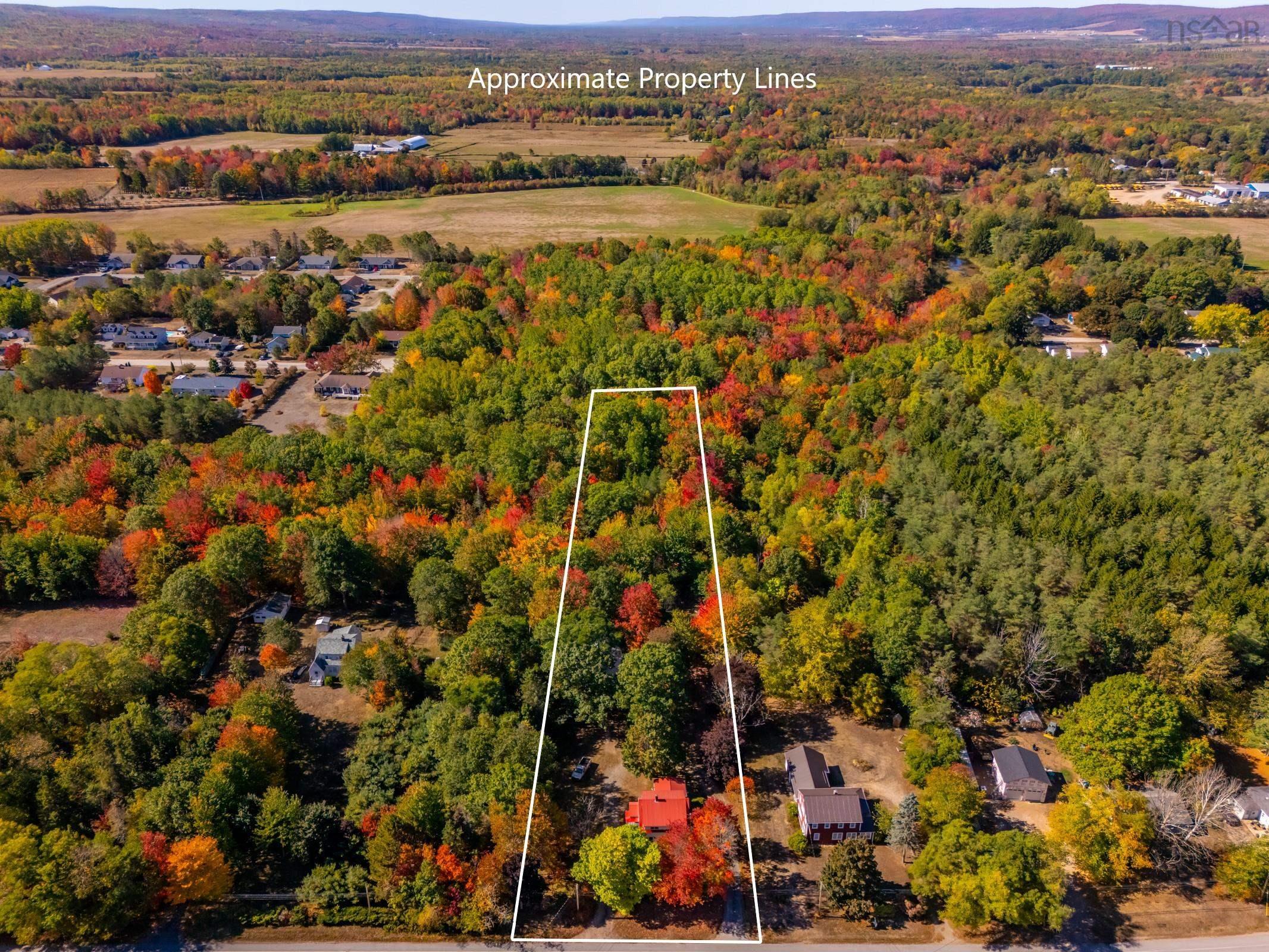 $325,000.00: 9495 Highway 10, Nictaux