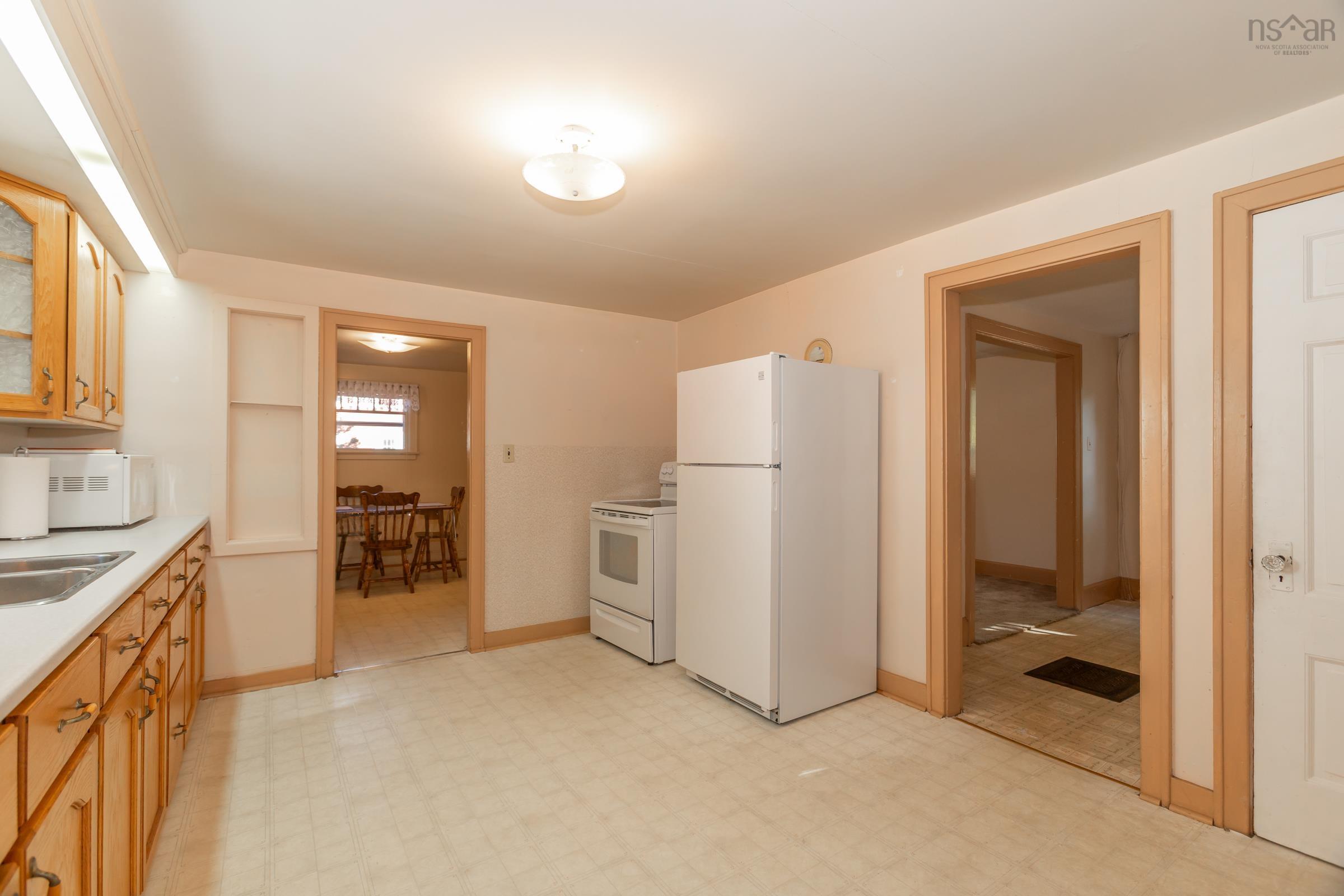 $325,000.00: 9495 Highway 10, Nictaux