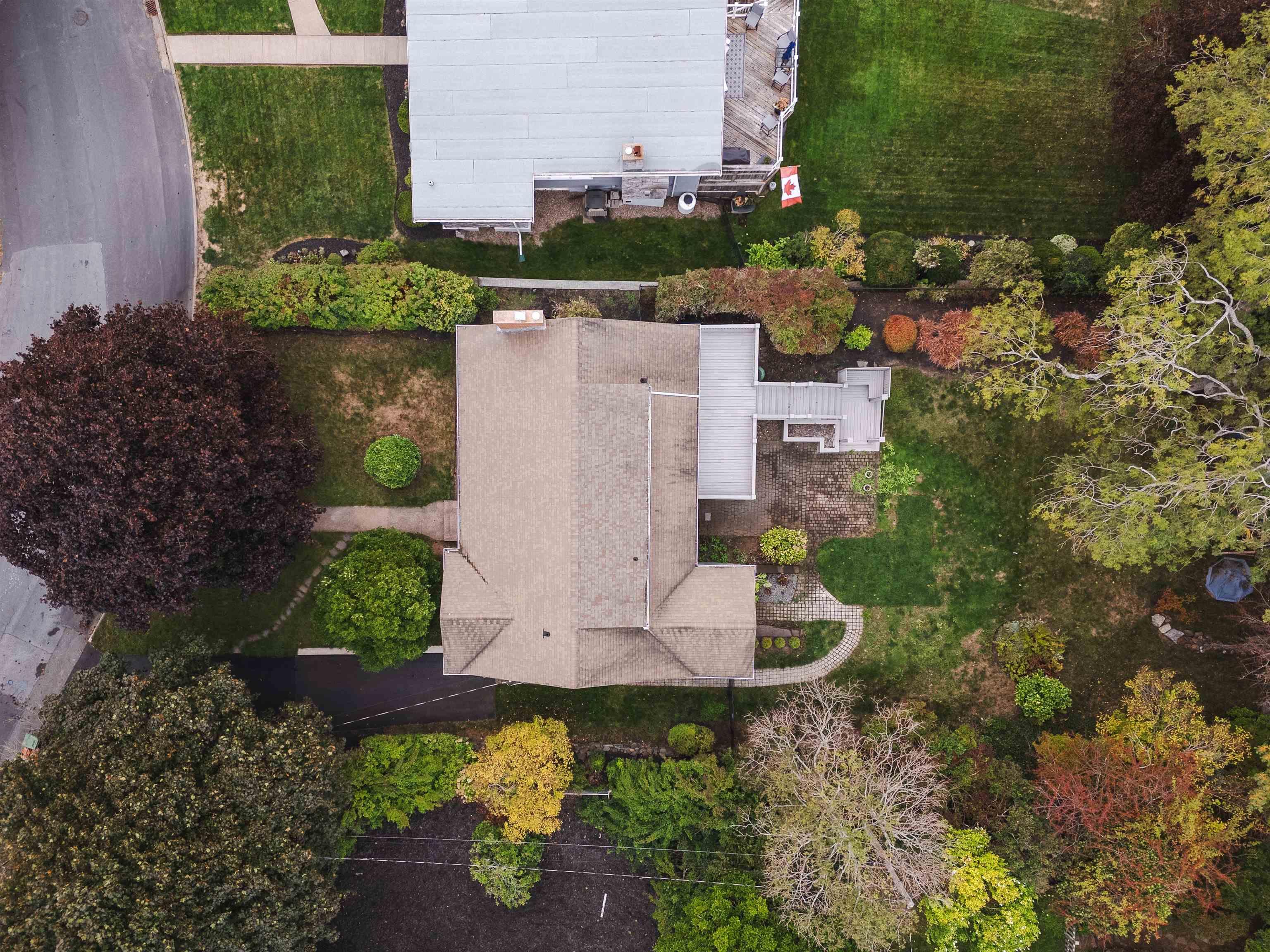 5845 Inglewood Drive photo #32