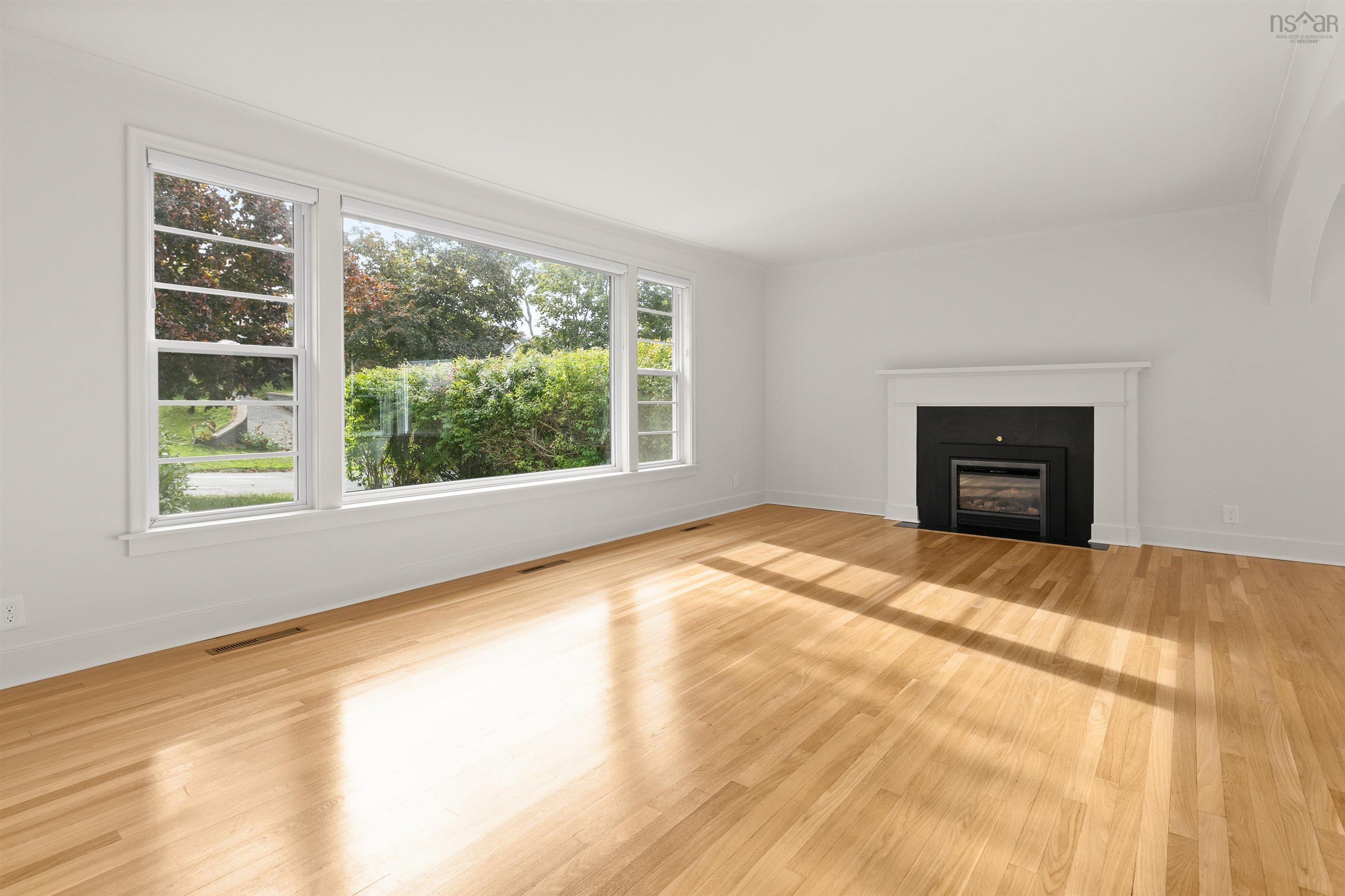 5845 Inglewood Drive photo #37