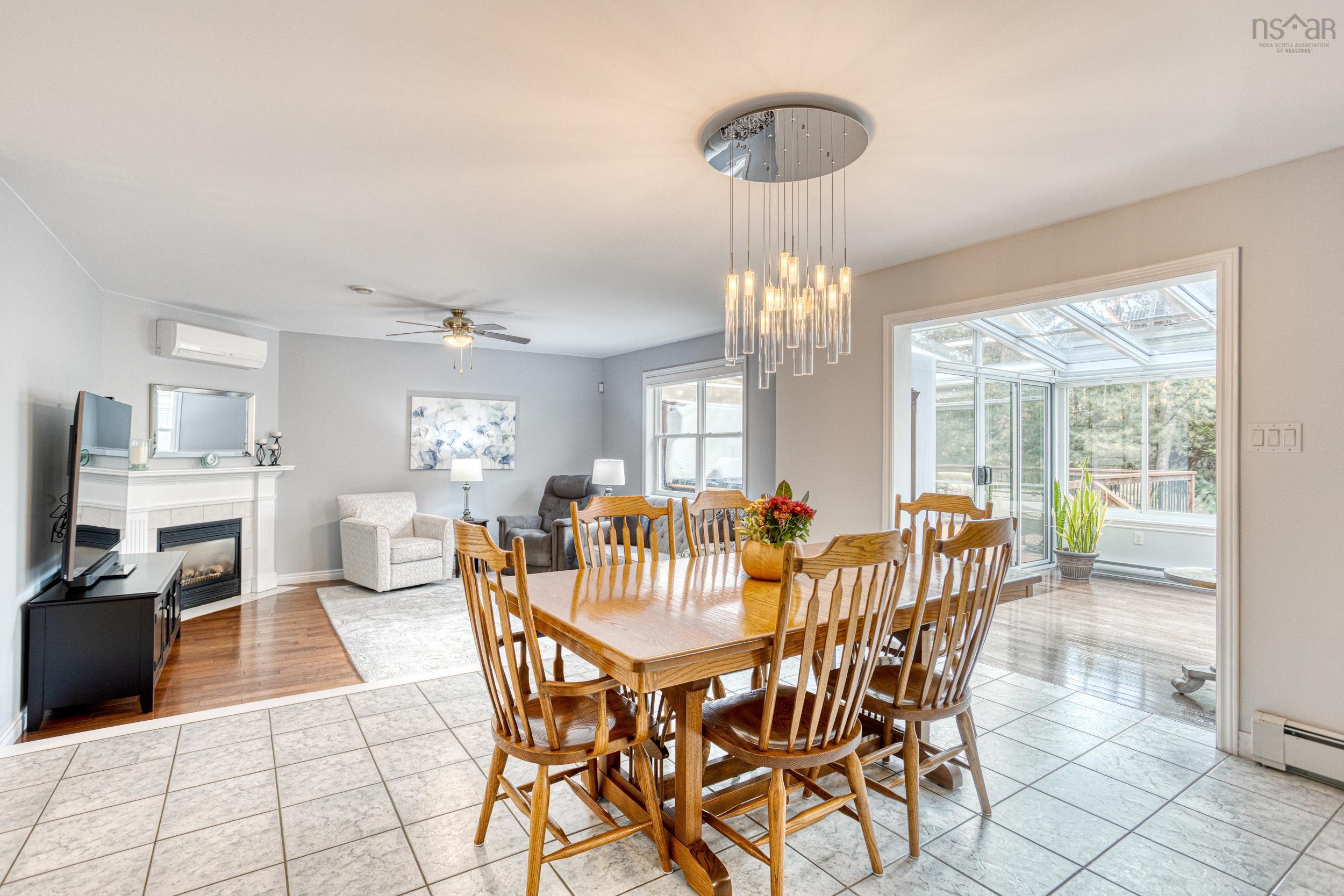 $850,000.00: 55 SUMMIT Crescent, Upper Tantallon