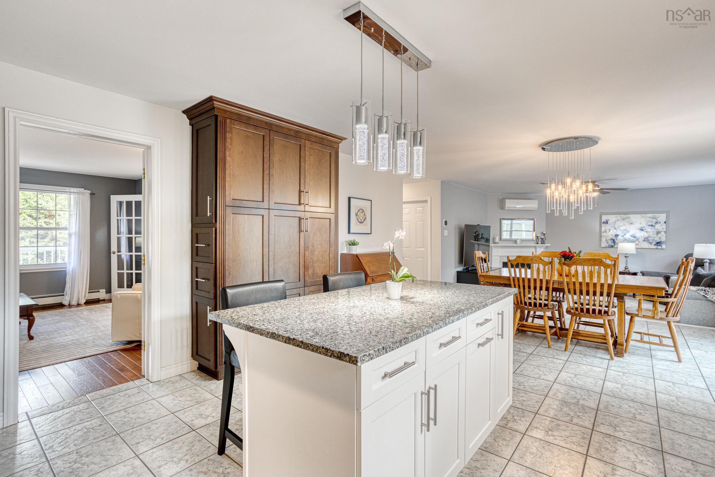 $850,000.00: 55 SUMMIT Crescent, Upper Tantallon