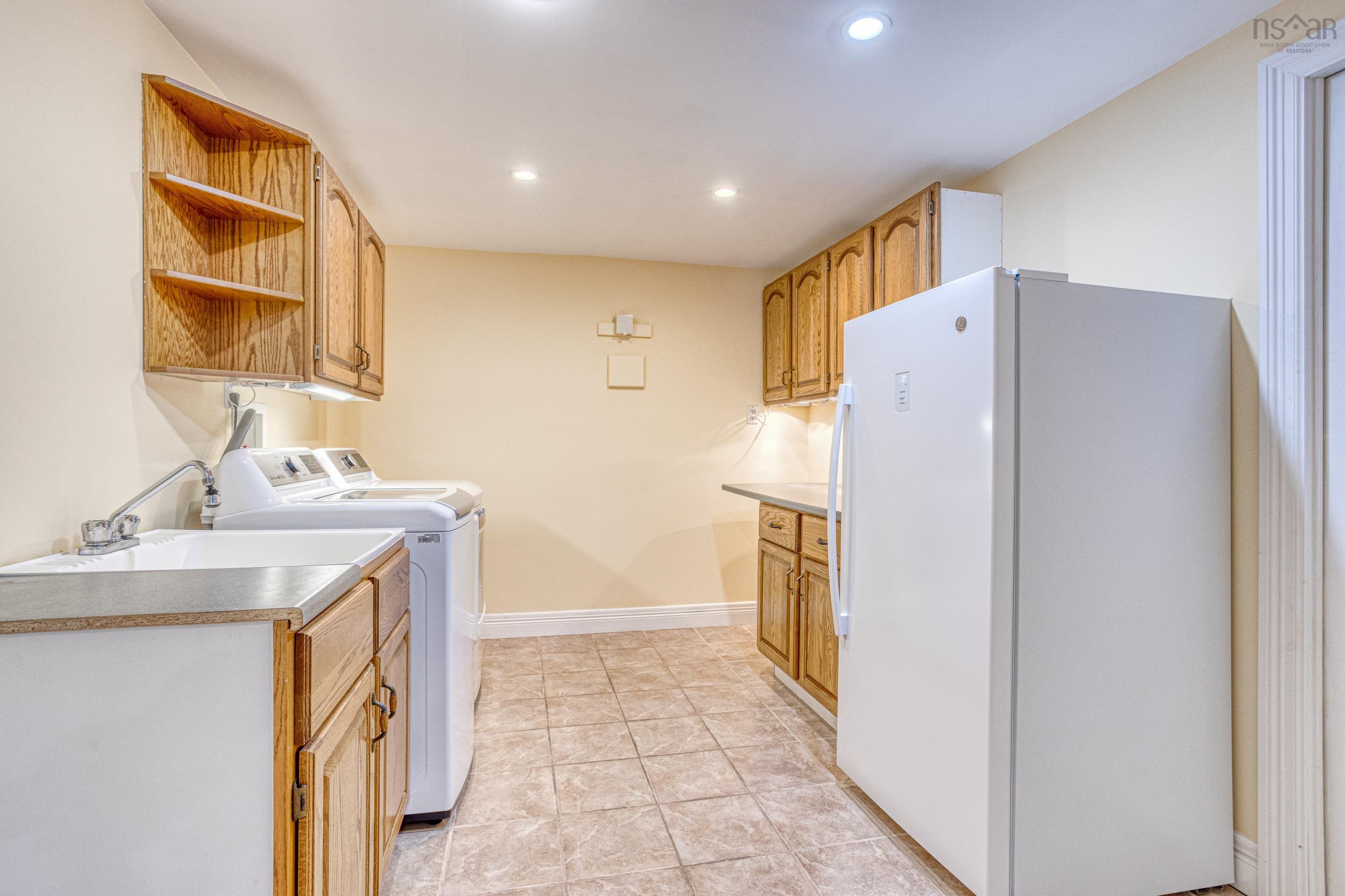 $850,000.00: 55 SUMMIT Crescent, Upper Tantallon