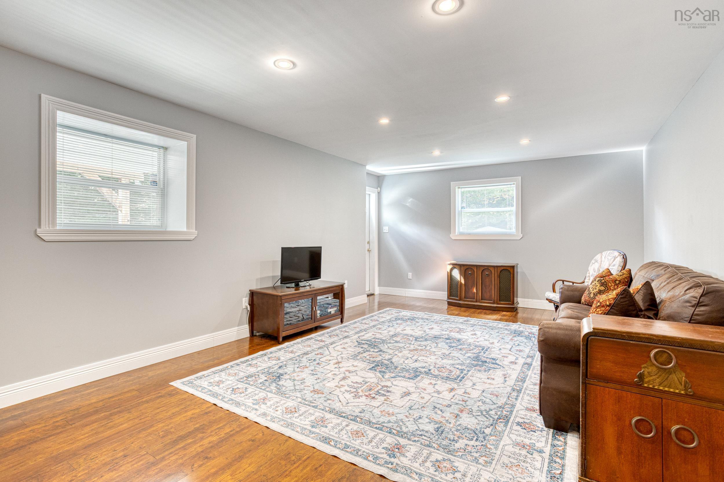 $850,000.00: 55 SUMMIT Crescent, Upper Tantallon